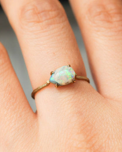 Flat Ring - Opal -
