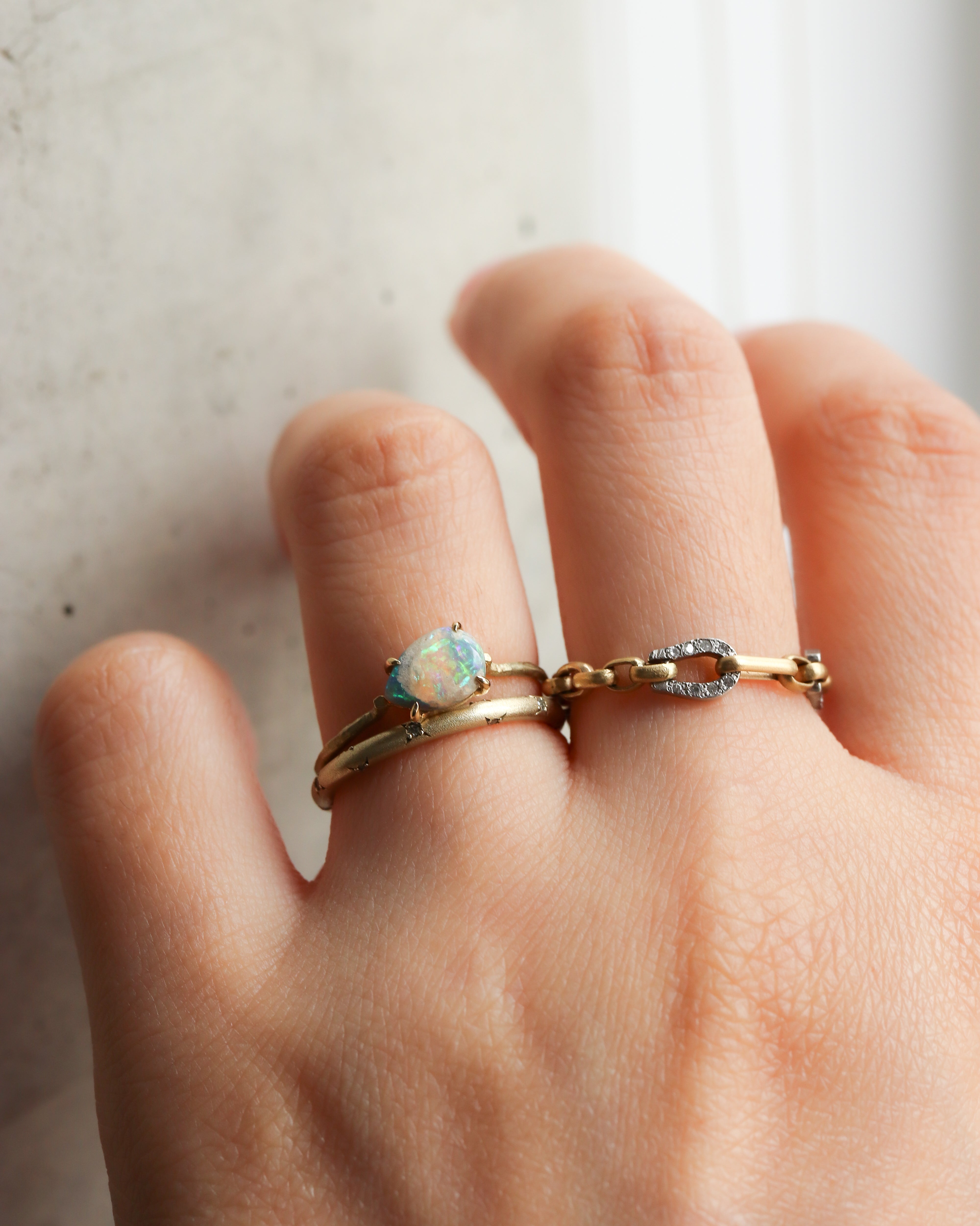 Flat Ring - Opal -