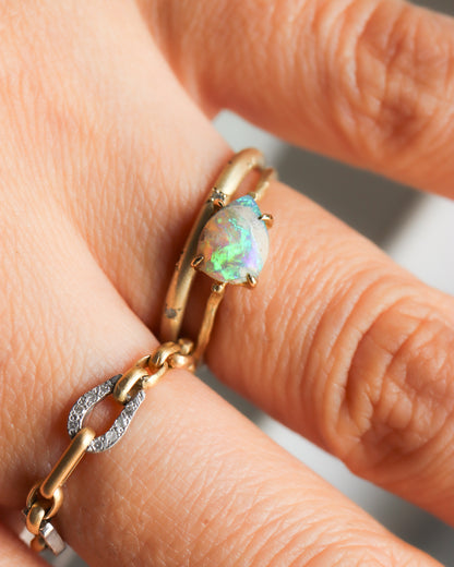 Flat Ring - Opal -