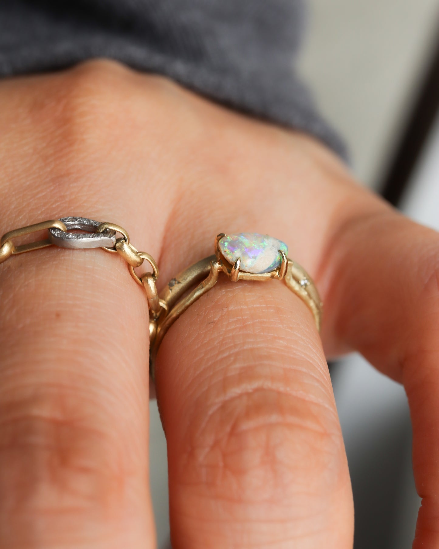 Flat Ring - Opal -
