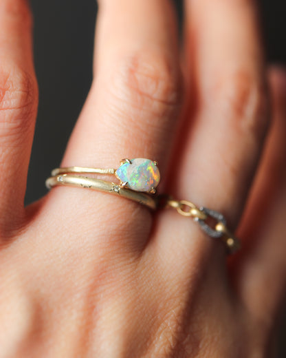 Flat Ring - Opal -
