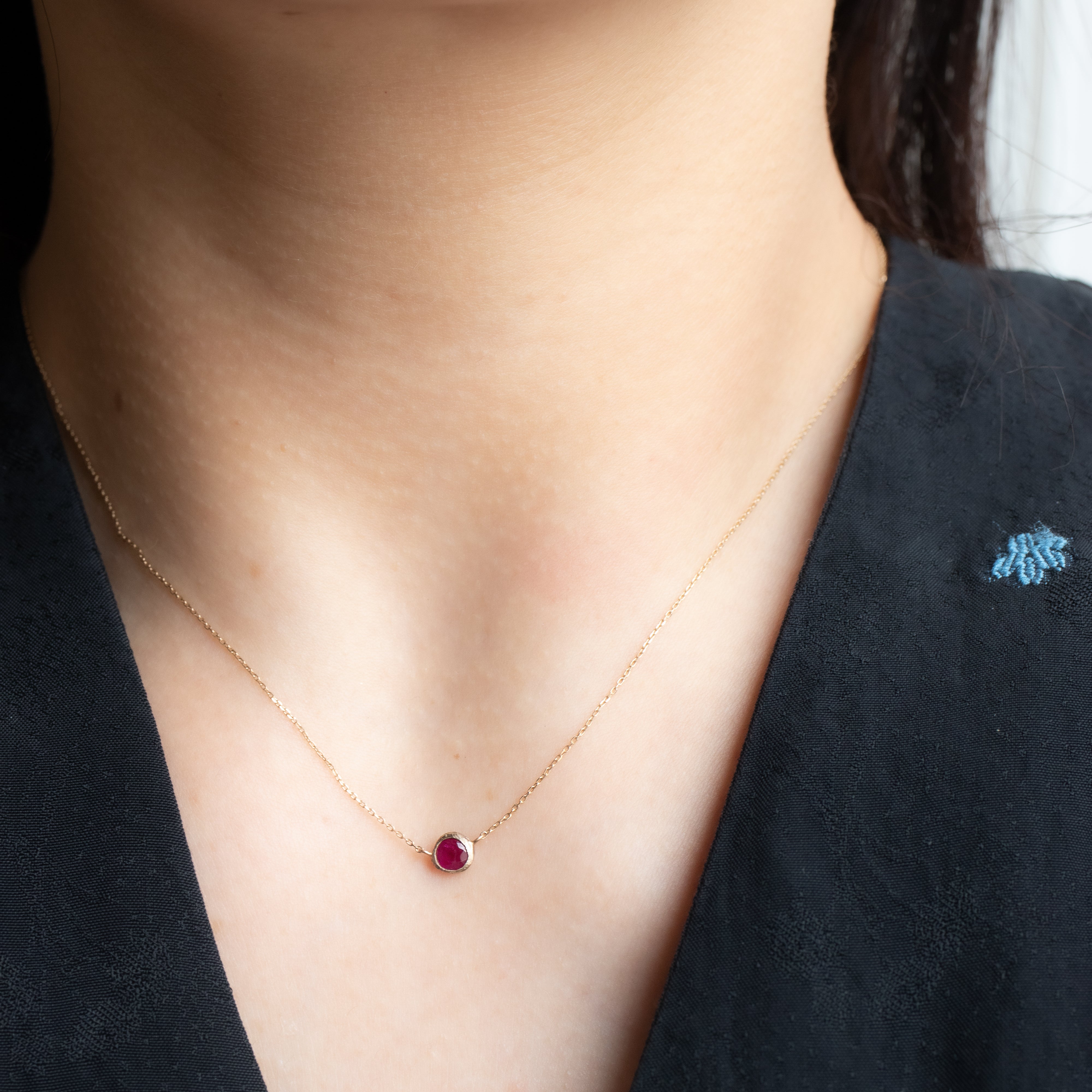 Rough collet Necklace - Ruby -