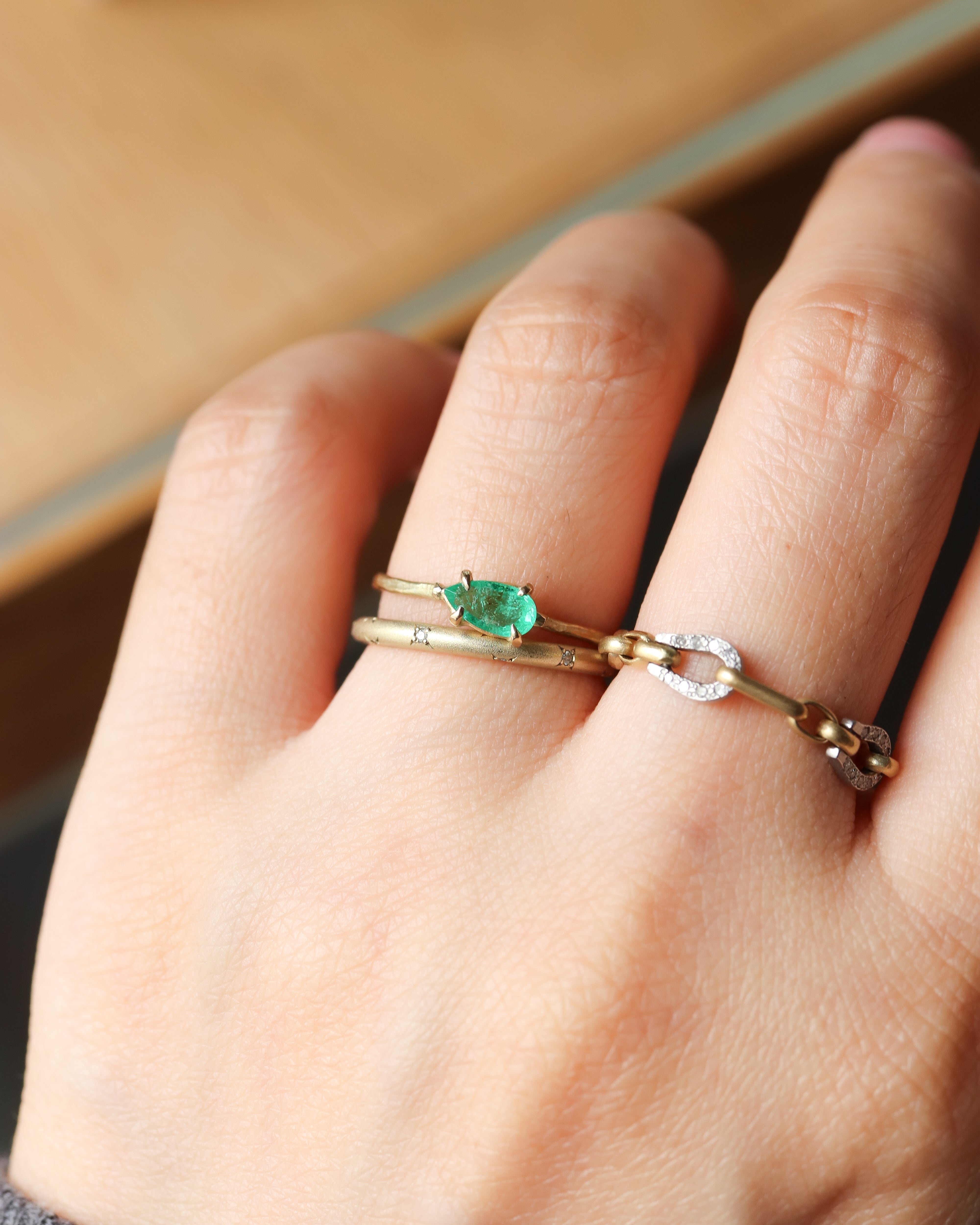 Flat Ring - Emerald -