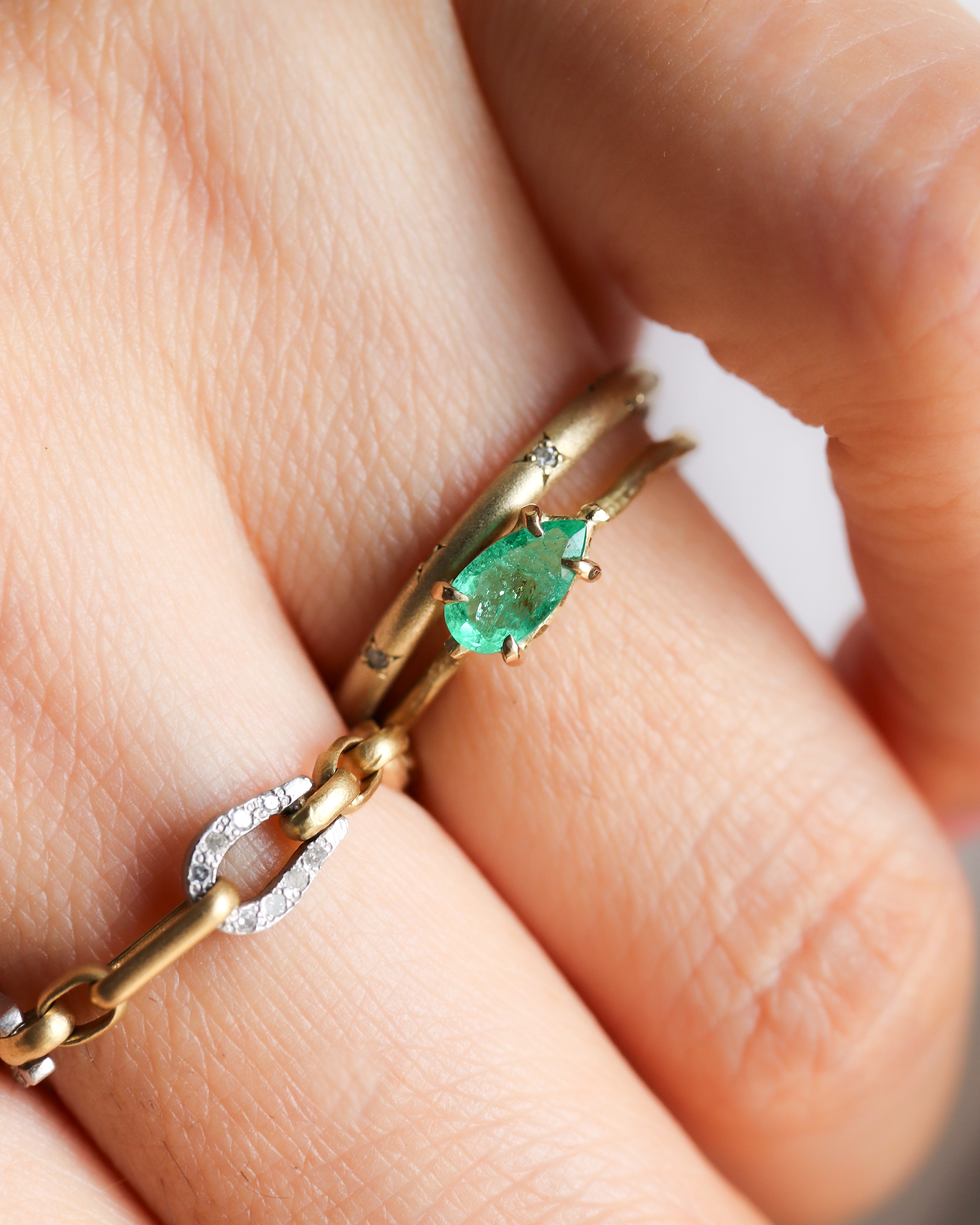 Flat Ring - Emerald -