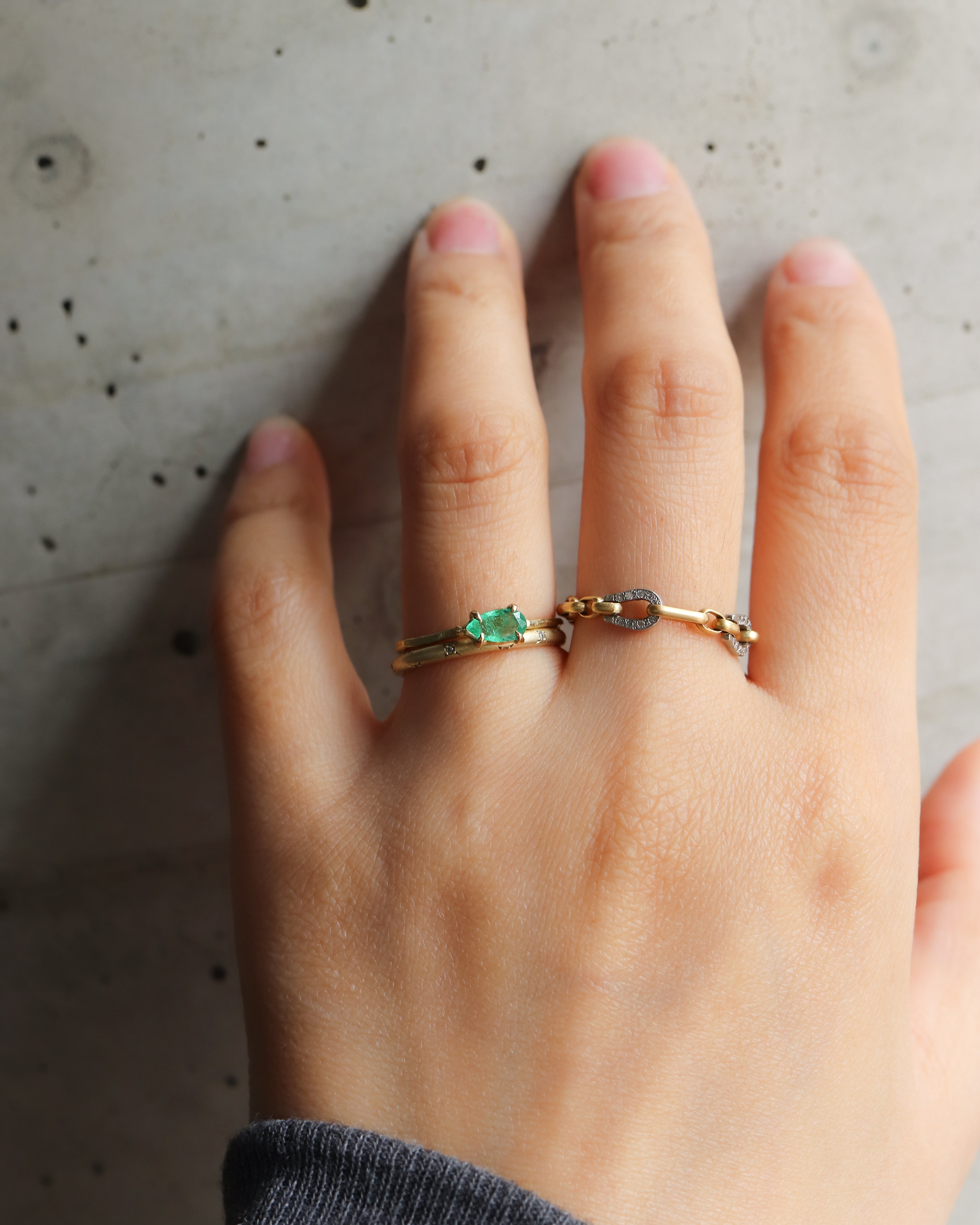 Flat Ring - Emerald -