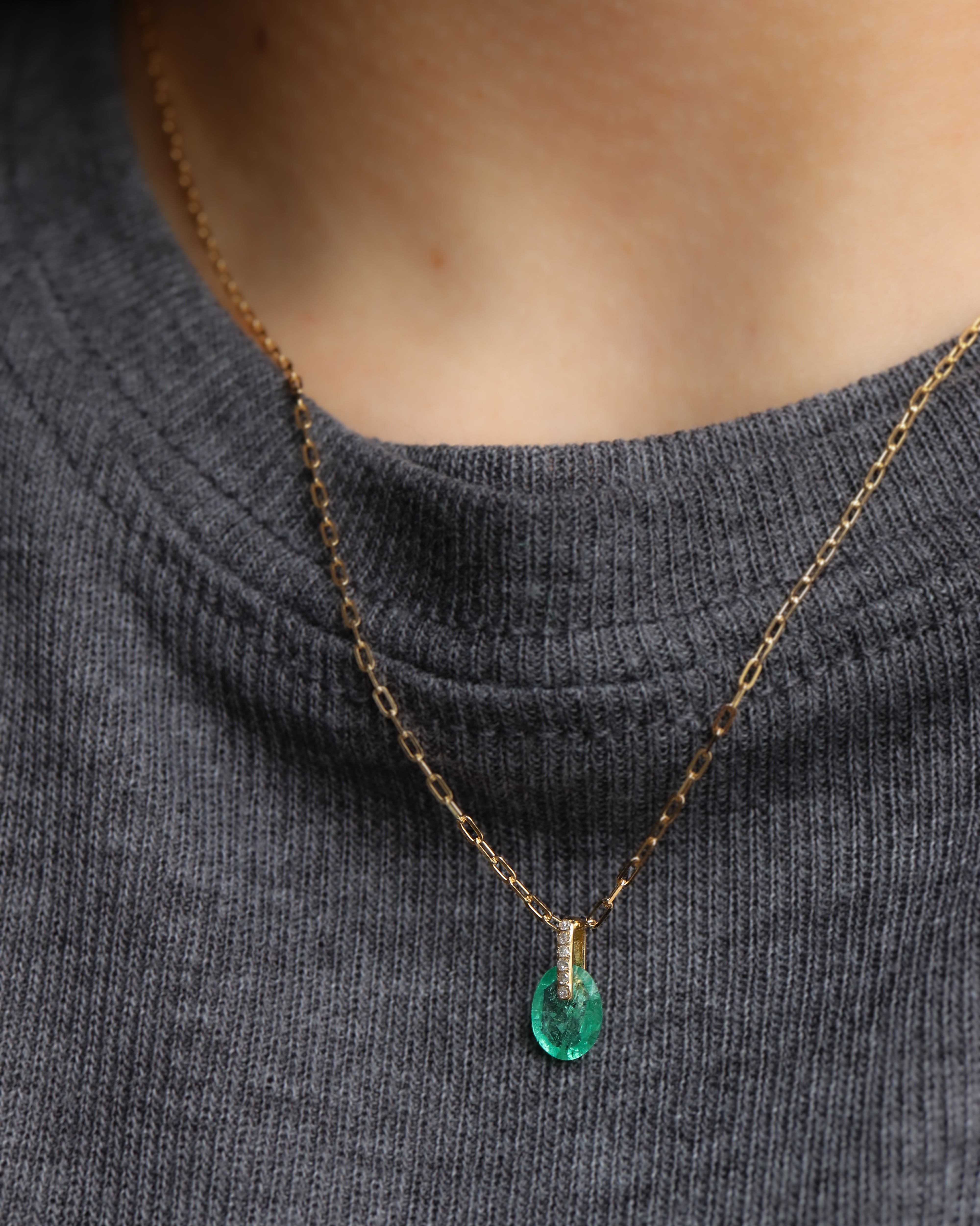 Hibiki Stone Necklace - Emerald -