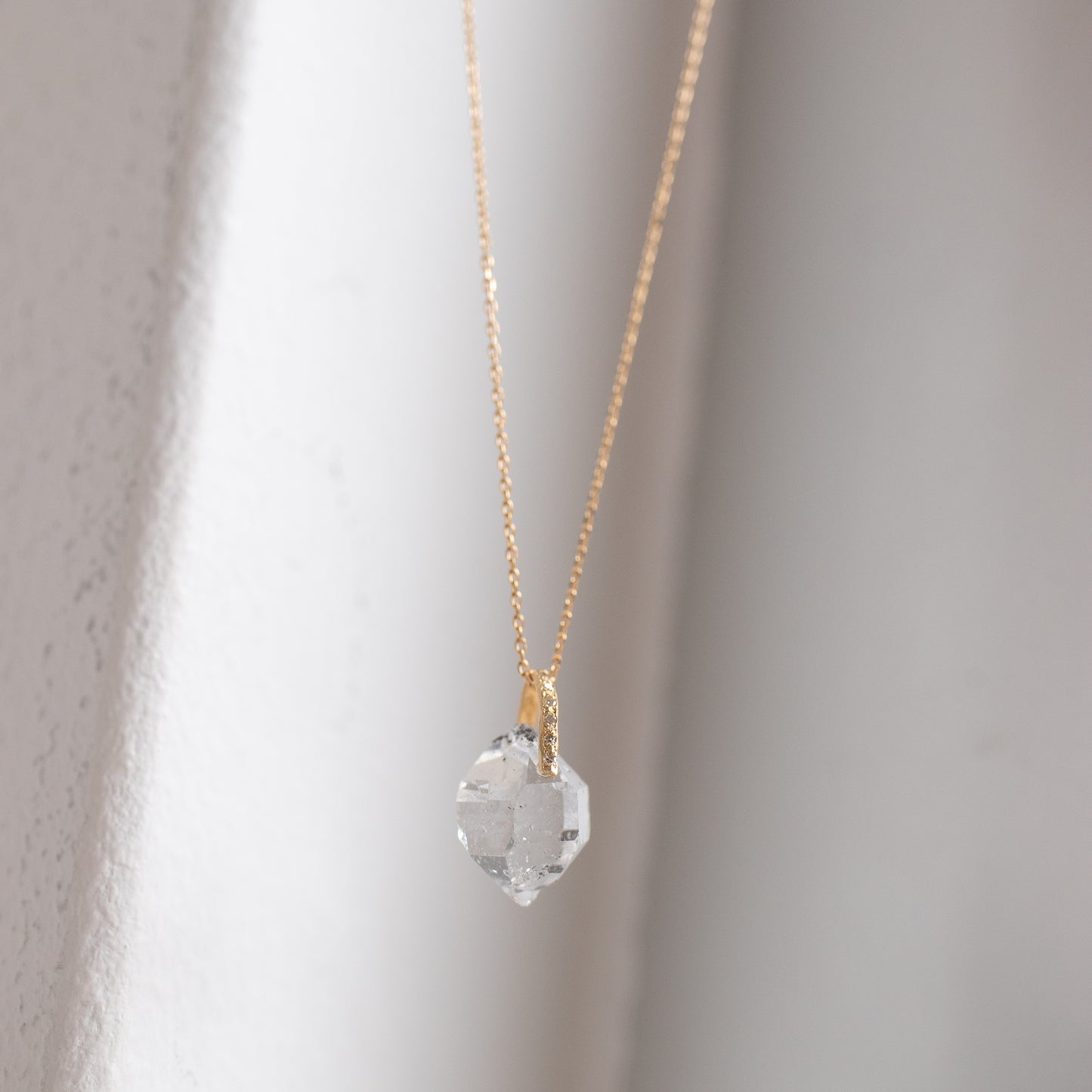 Hibiki Stone Necklace - Diamond Quartz / Diamond -