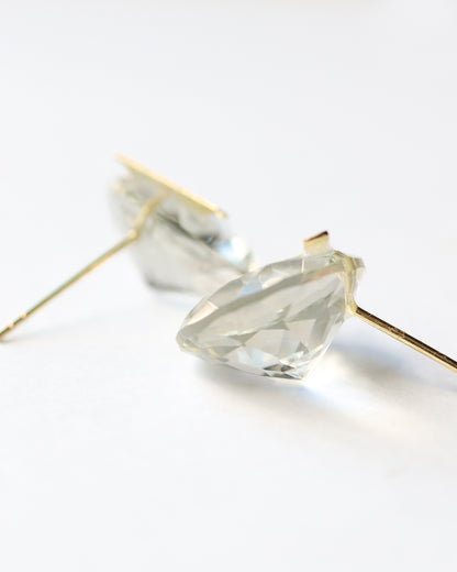 Bar stone pierced earrings - Green Amethyst -