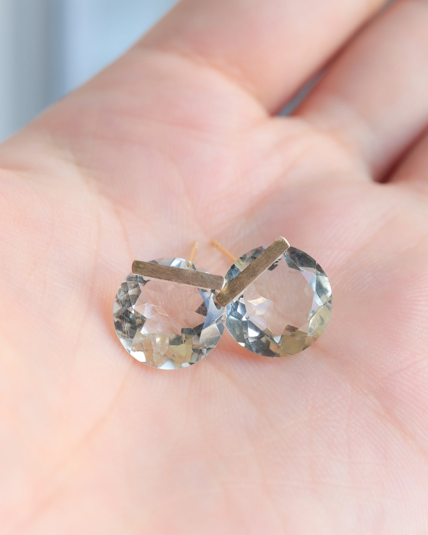 Bar stone pierced earrings - Green Amethyst -