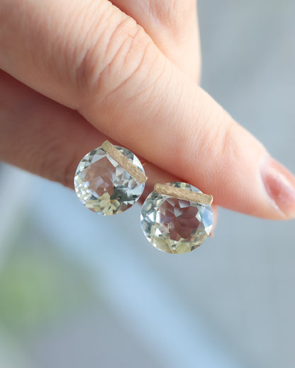 Bar stone pierced earrings - Green Amethyst -