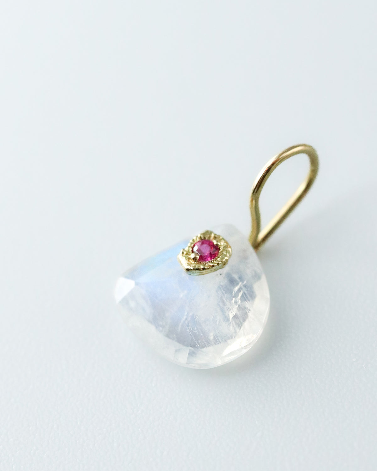 Flat Necklace - Rainbow Moon Stone -