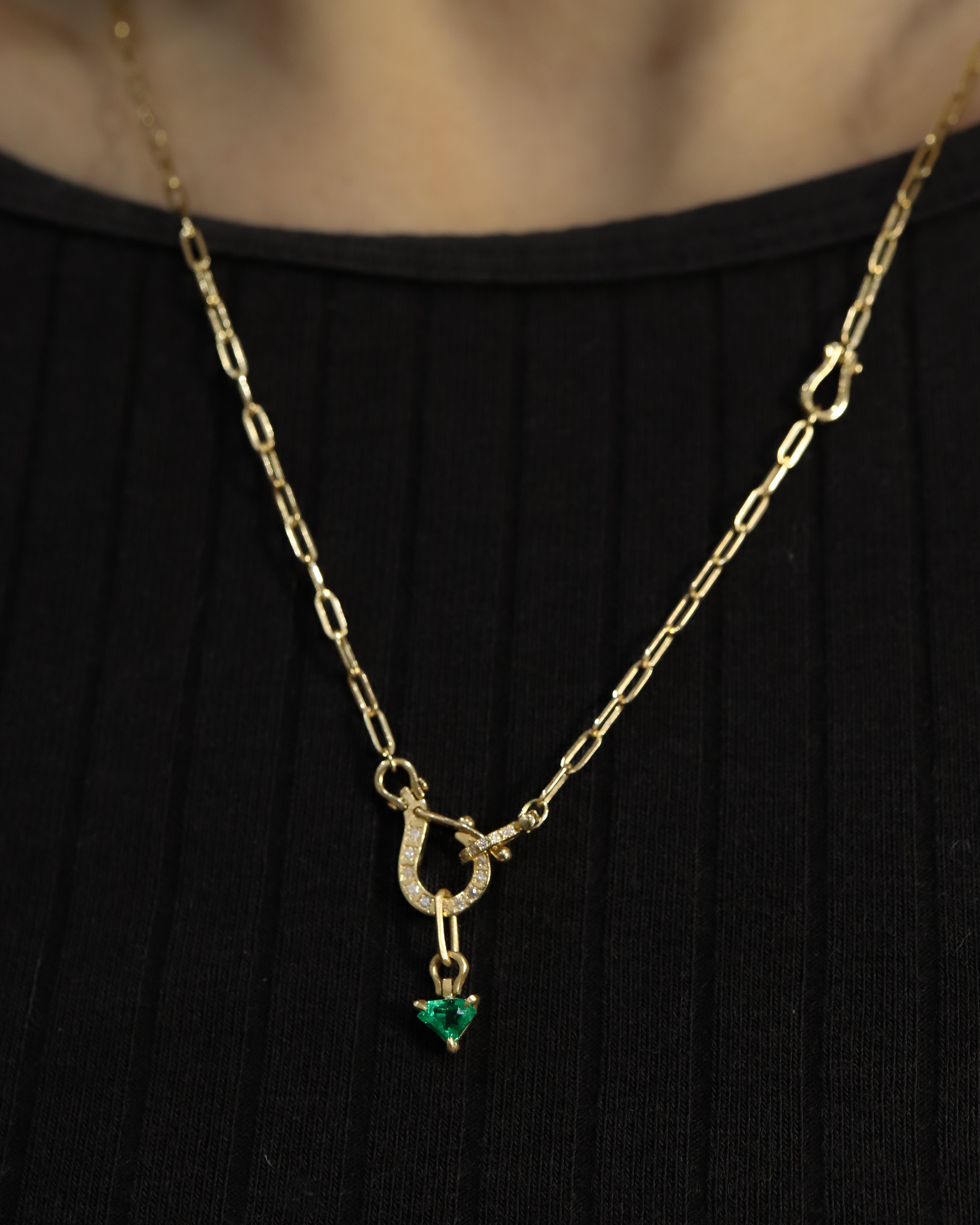 Horse Shoe Prong Necklace - Emerald -