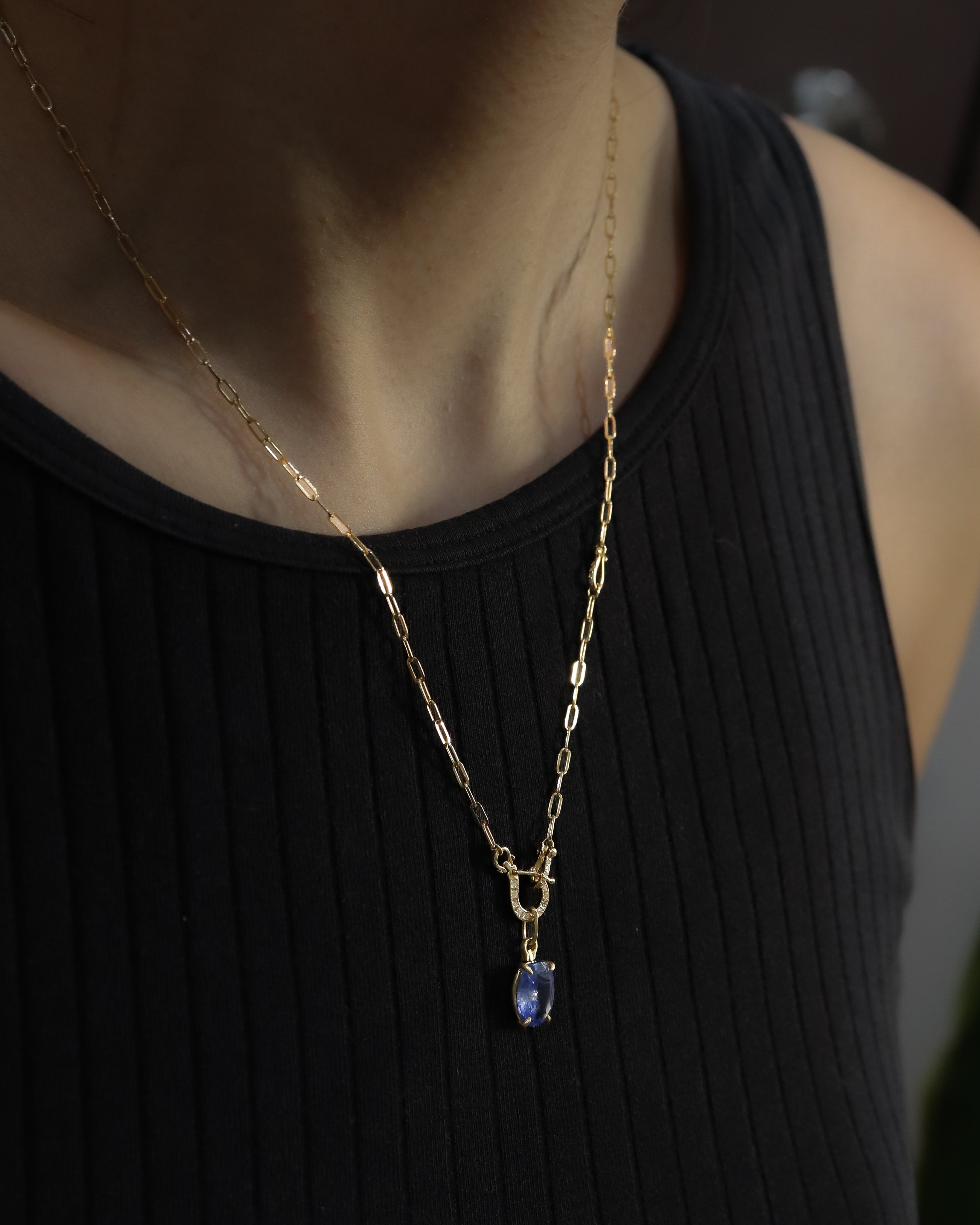 Horse Shoe Prong Necklace - Sapphire -
