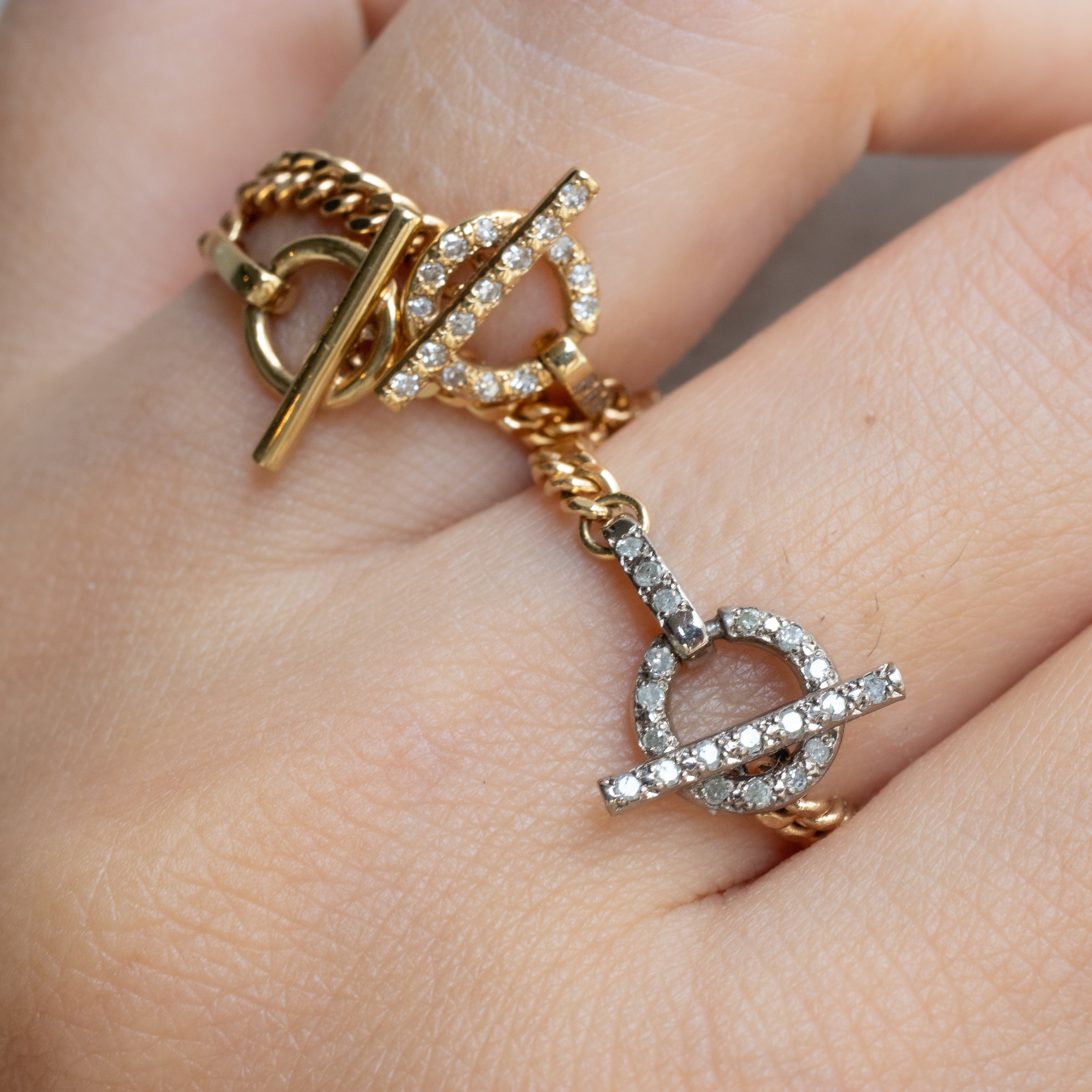 Mantel Chain Ring  - Full Diamond -