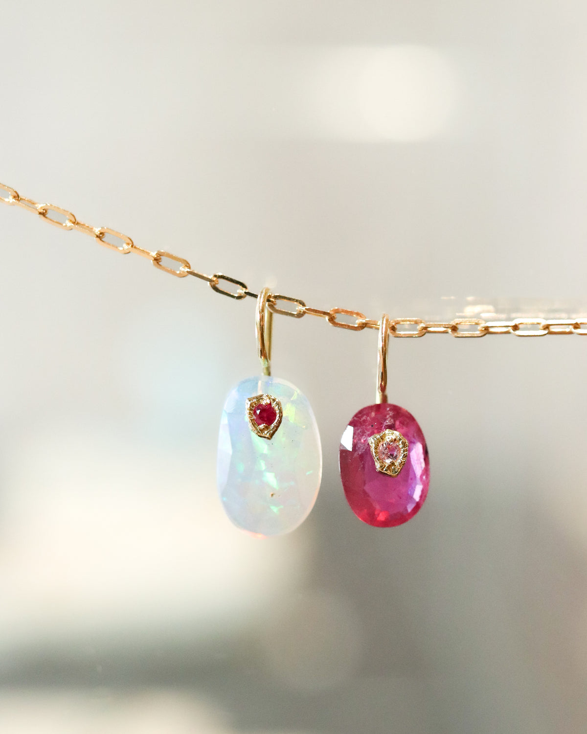 Flat Necklace - Ruby -