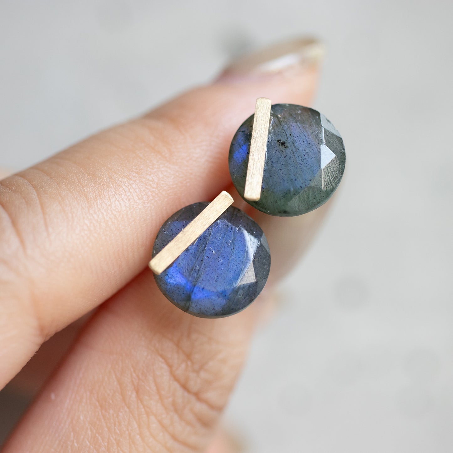 Bar stone Pierced Earring  - Labradorite -