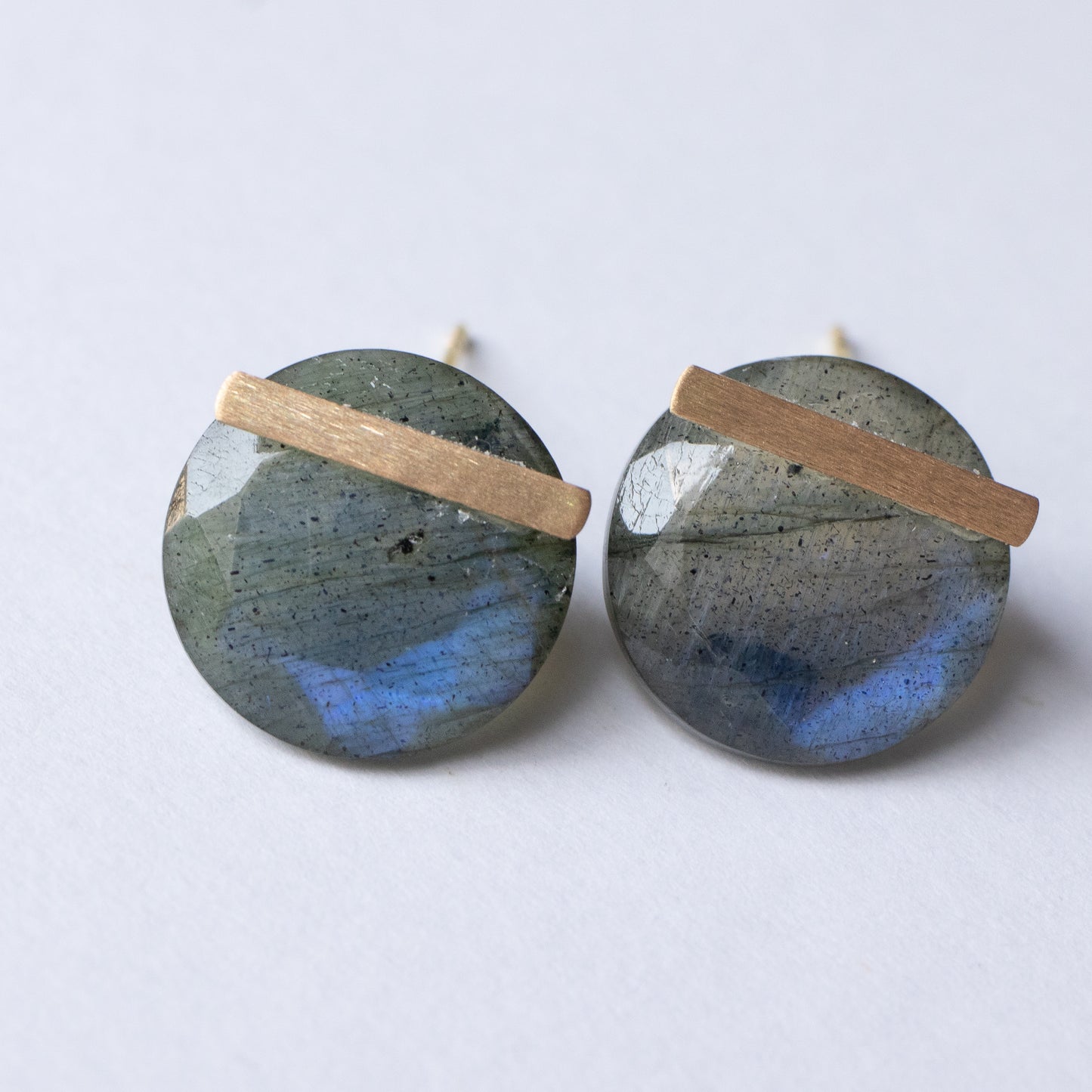 Bar stone Pierced Earring  - Labradorite -