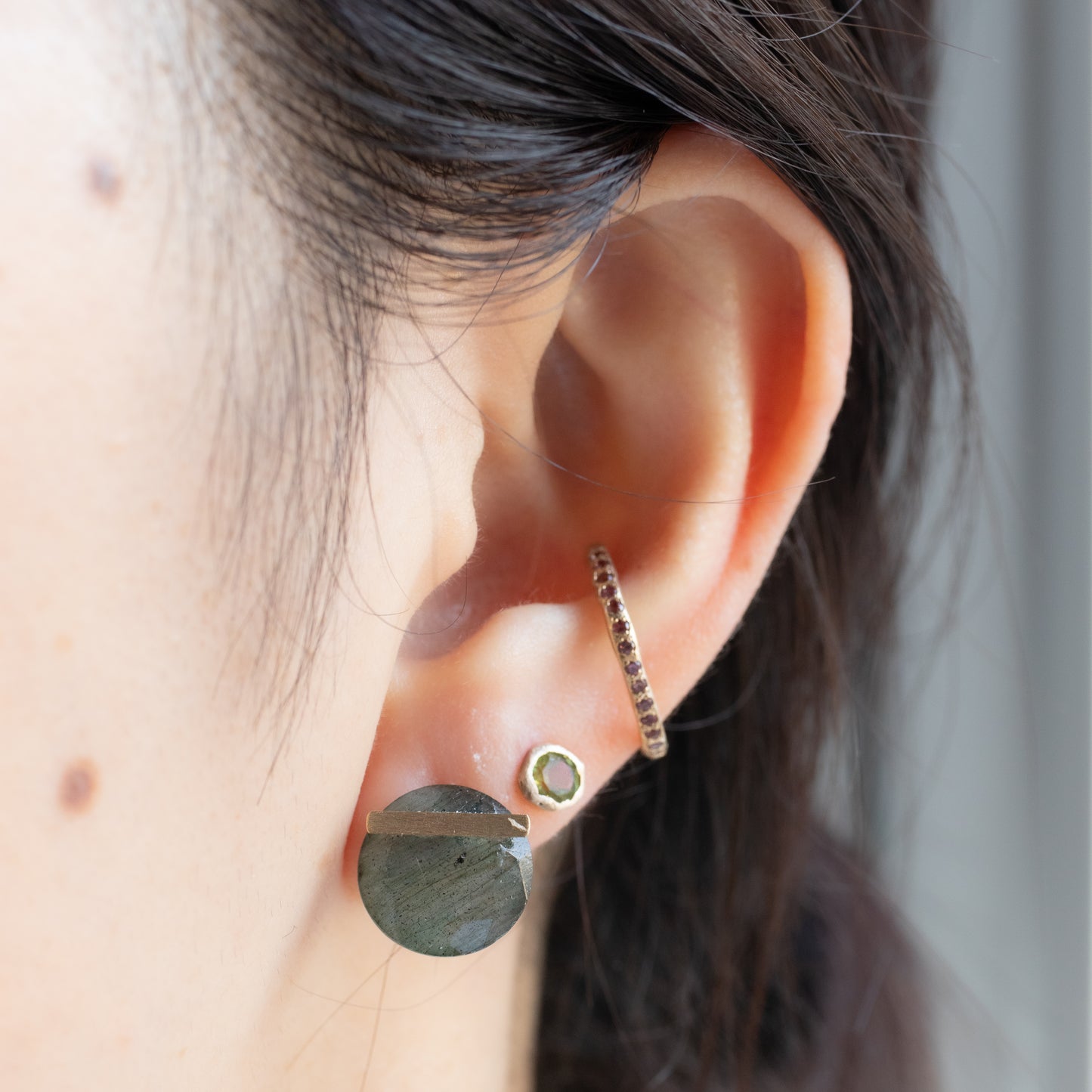 Bar stone pierced earrings - Labradorite -