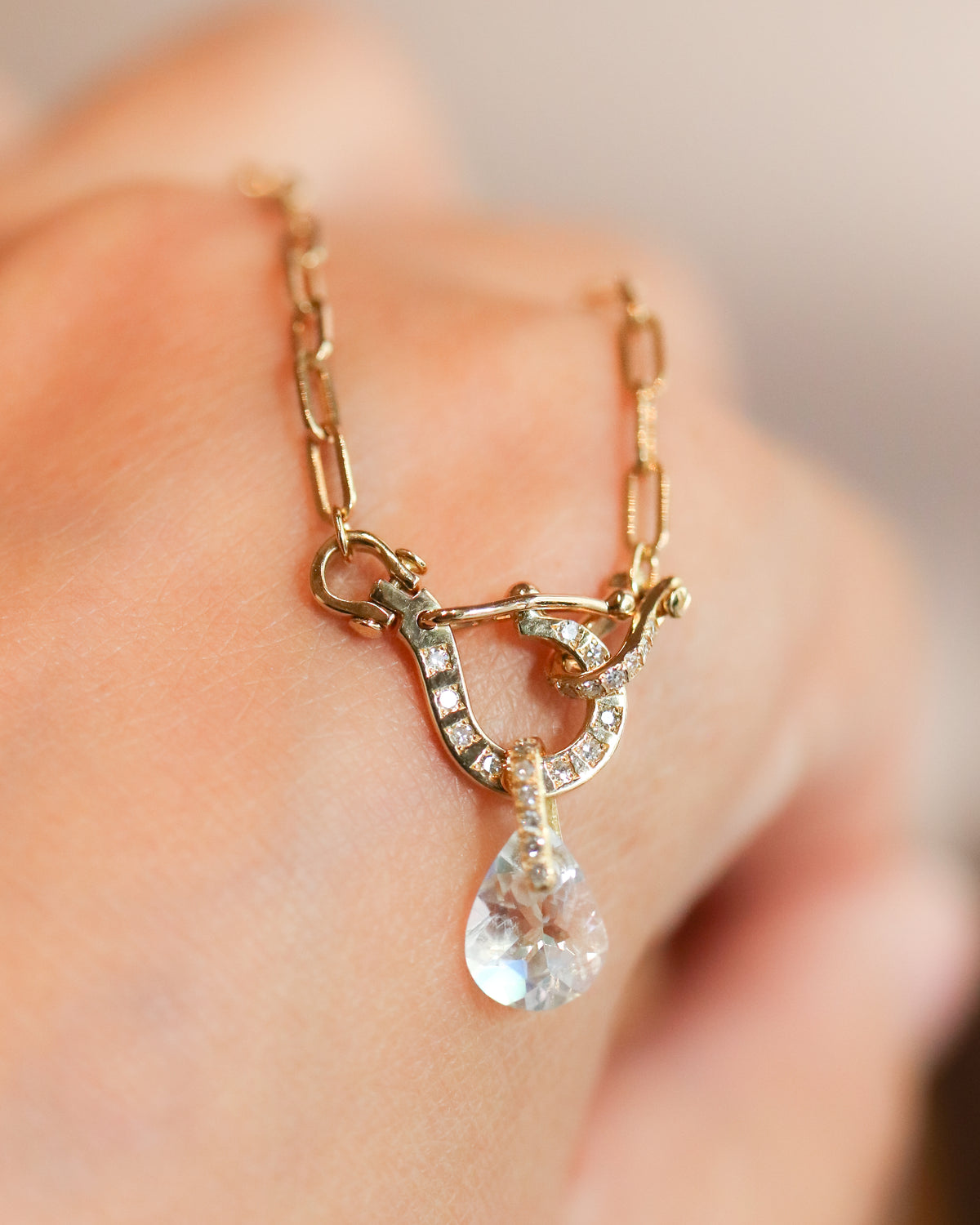 Hibiki Stone Necklace - Rainbow Moon Stone -