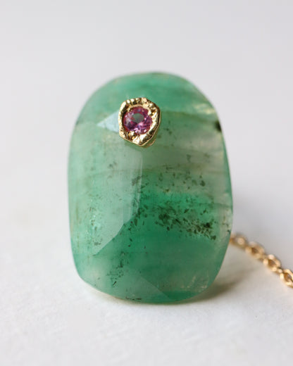 Flat Pierced Earring - Emerald -