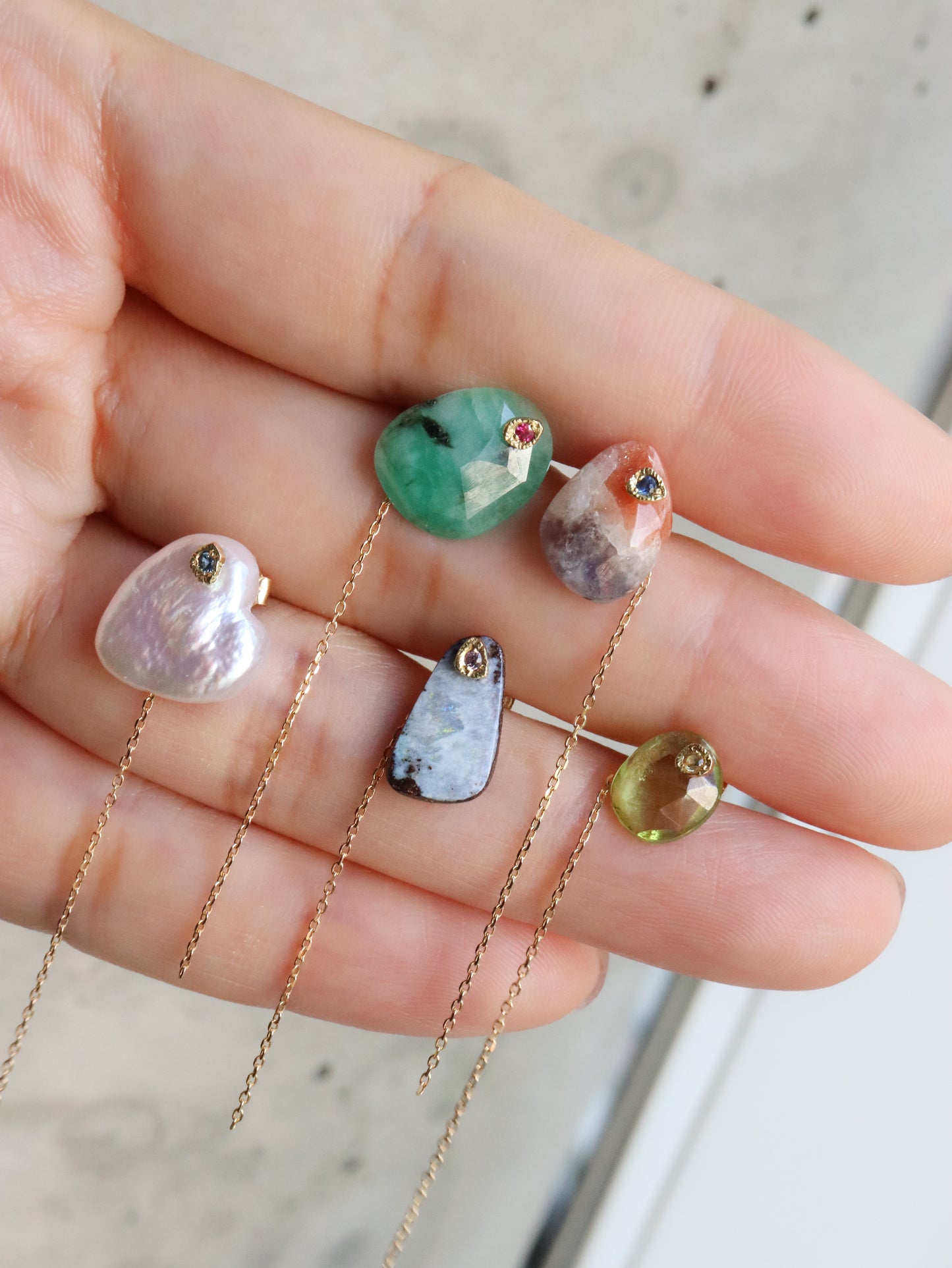 Flat Pierced Earring - Emerald -