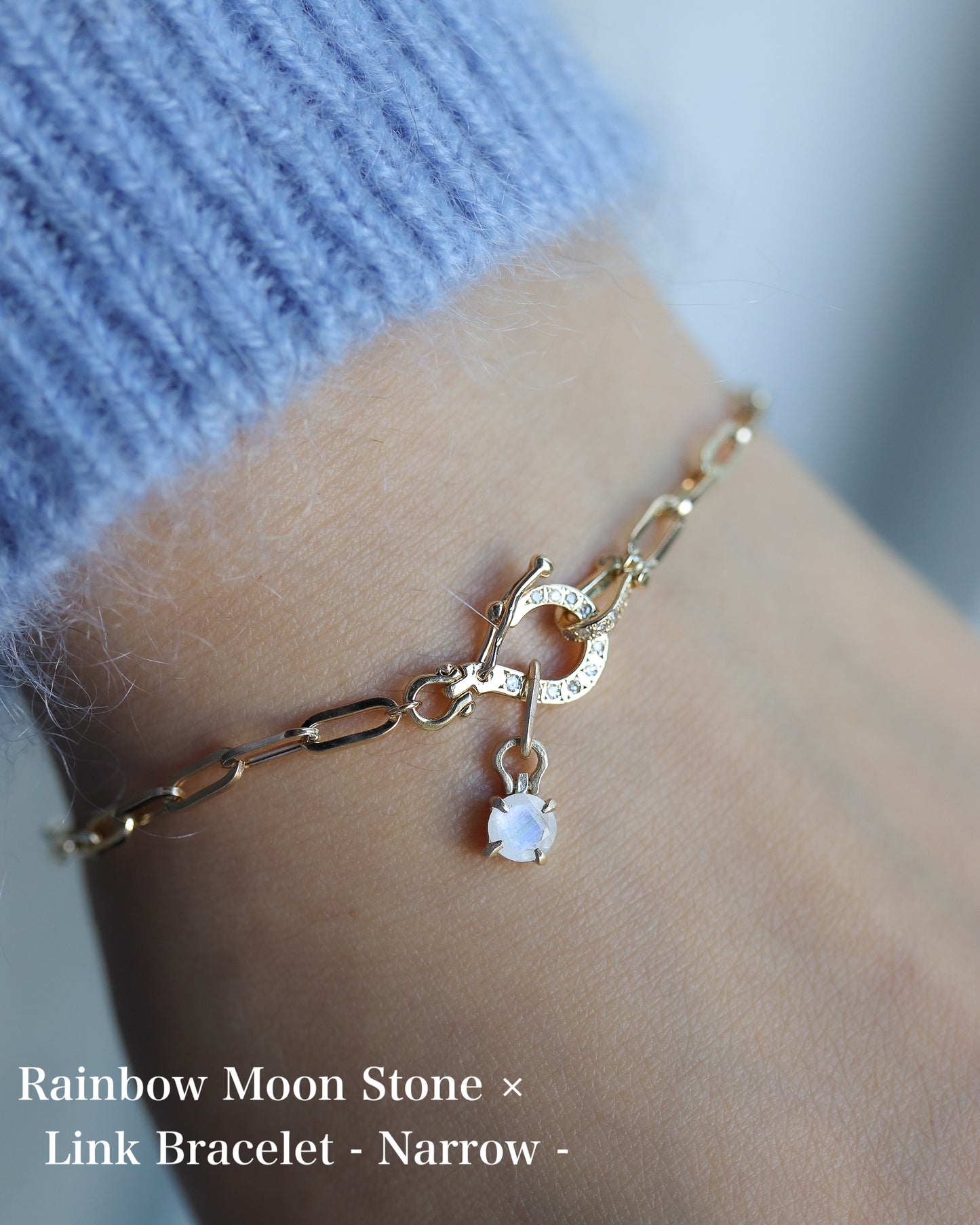 HorseShoe Prong Necklace - Rainbow Moonstone -