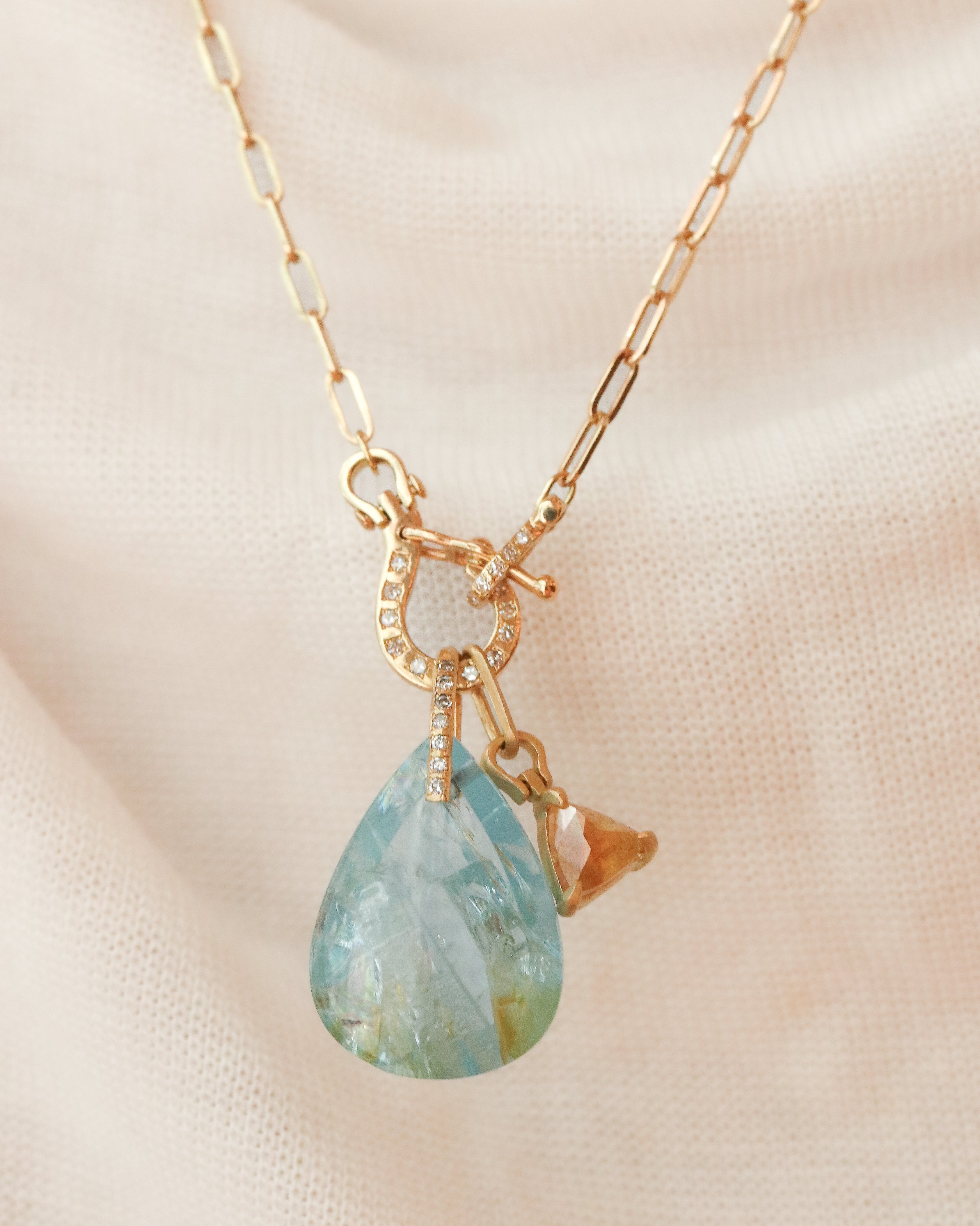 Horse Shoe Prong Necklace - Natural Diamond -