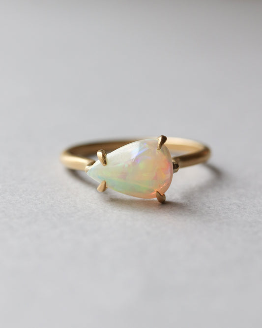 Prong Ring - Opal -