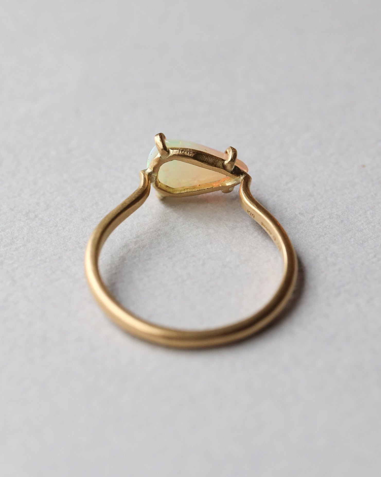 Prong Ring - Opal -