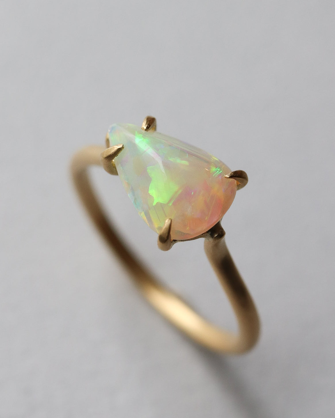 Prong Ring - Opal -
