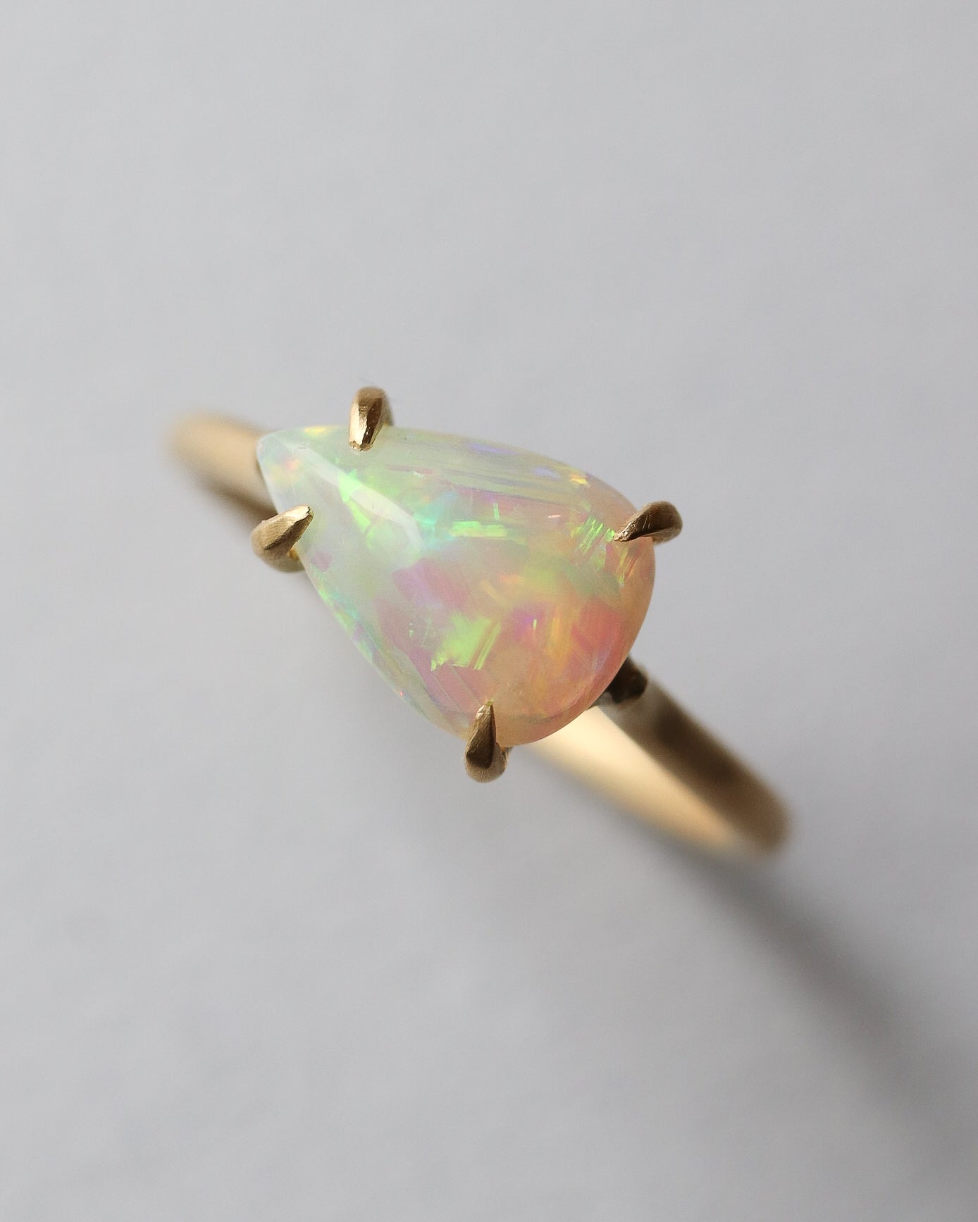Prong Ring - Opal -