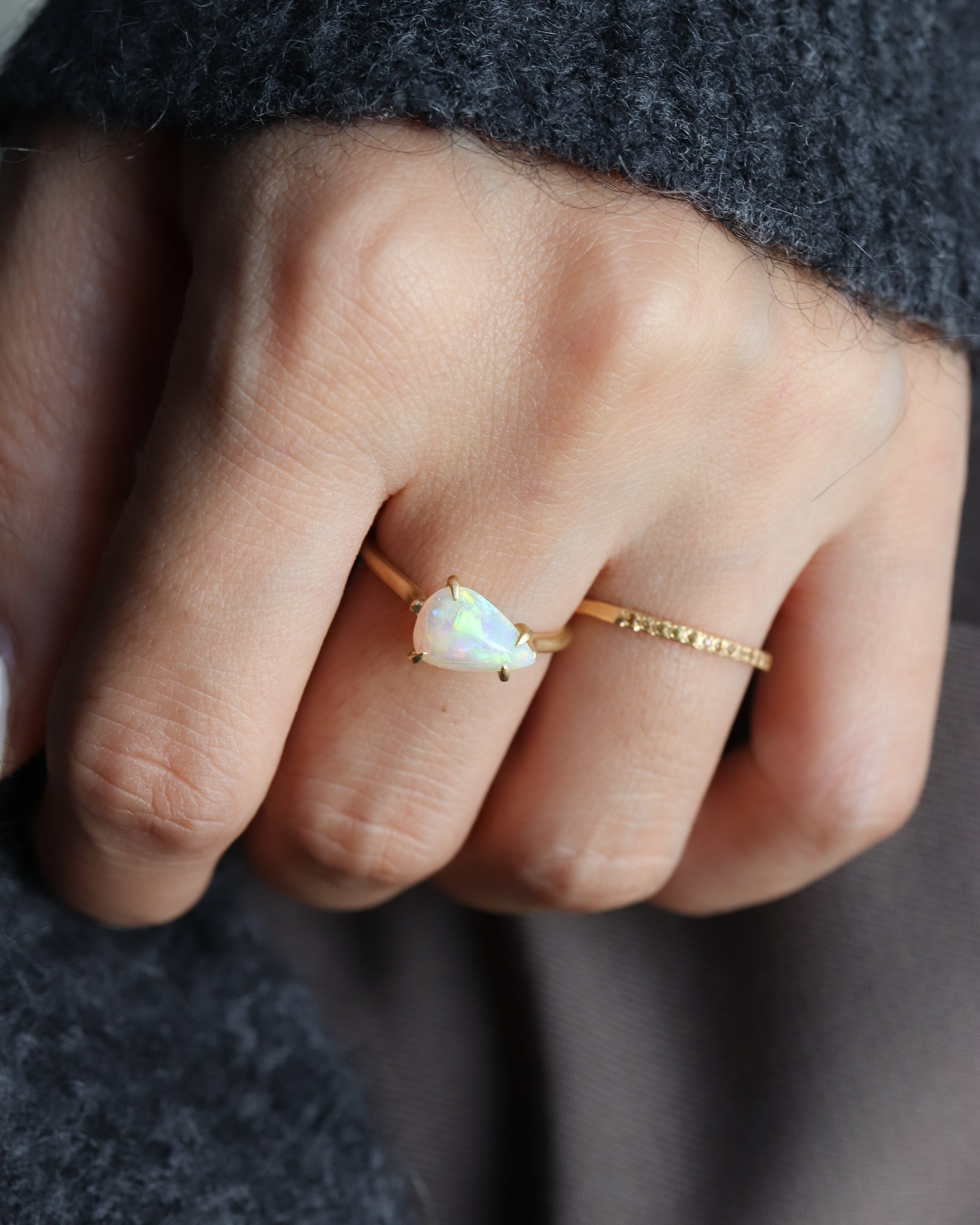 Prong Ring - Opal -