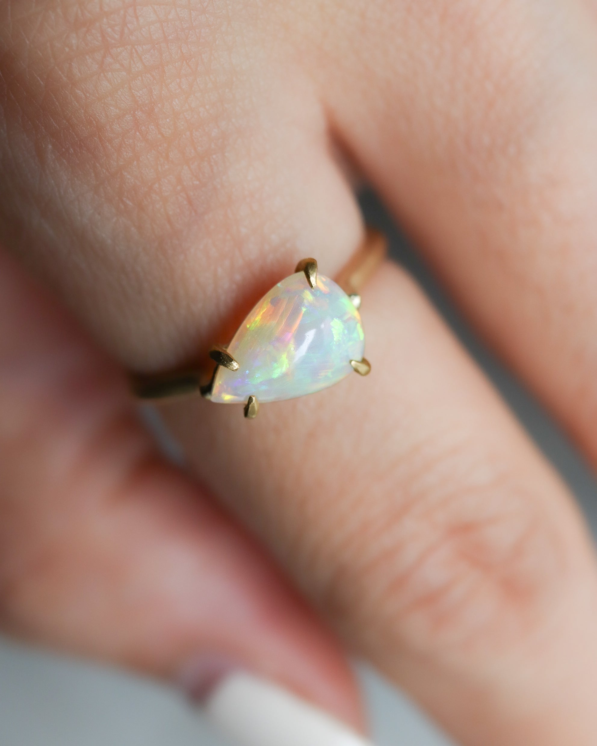 Prong Ring - Opal -