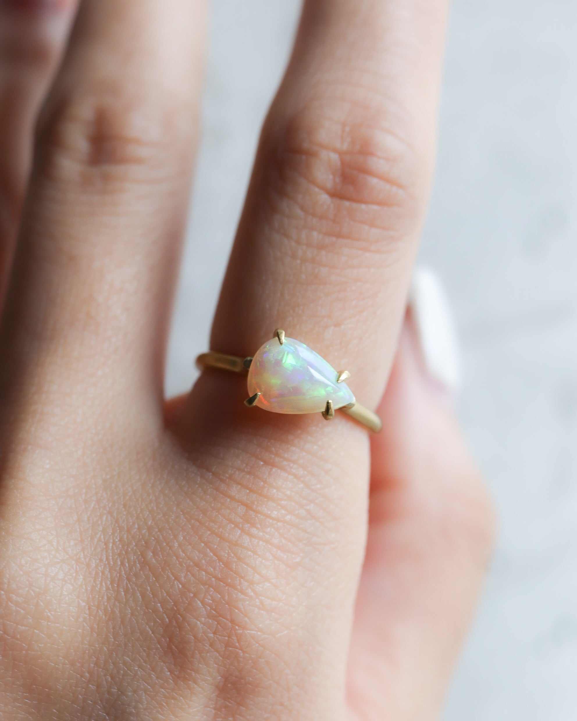 Prong Ring - Opal -