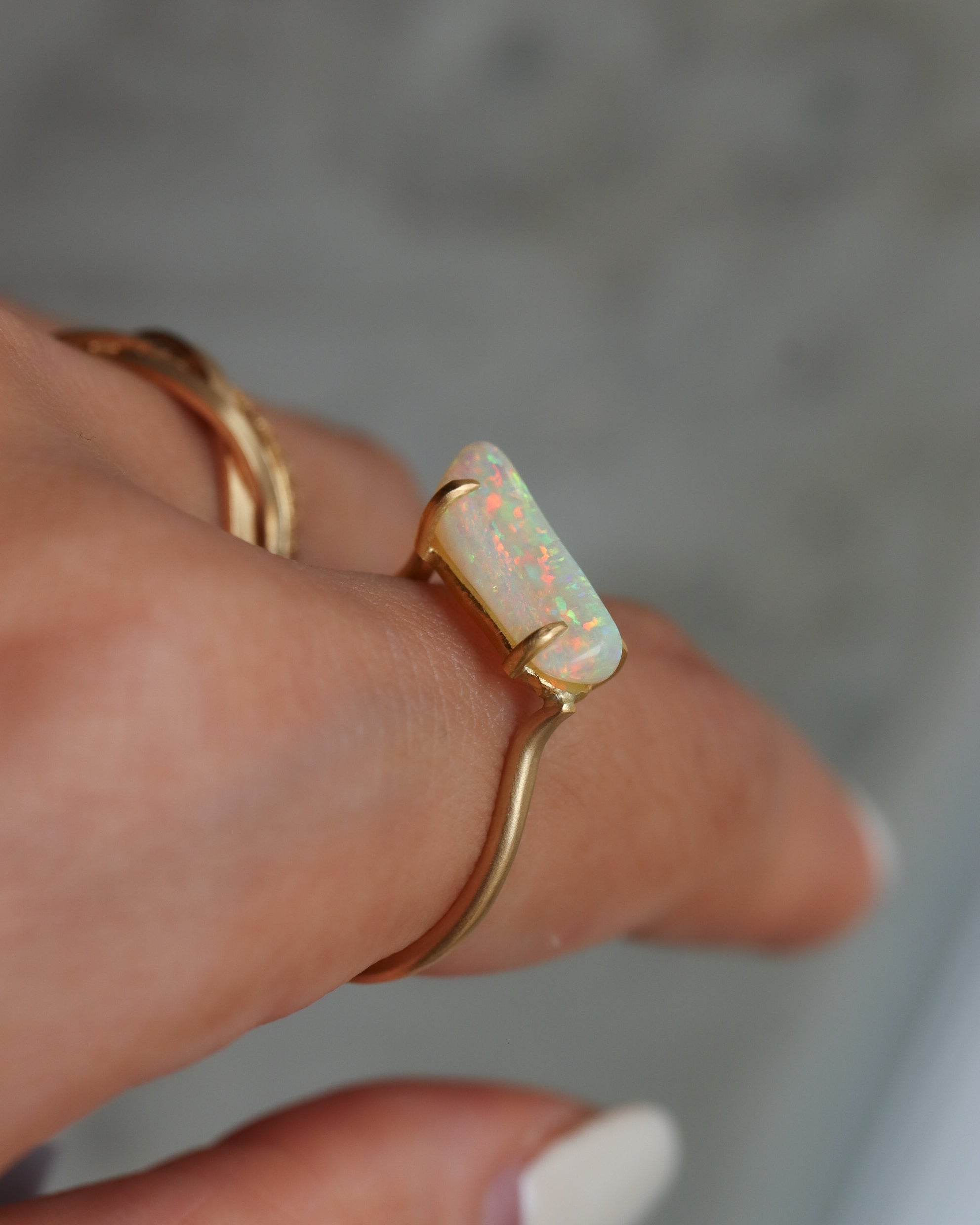 Prong Ring - Opal -