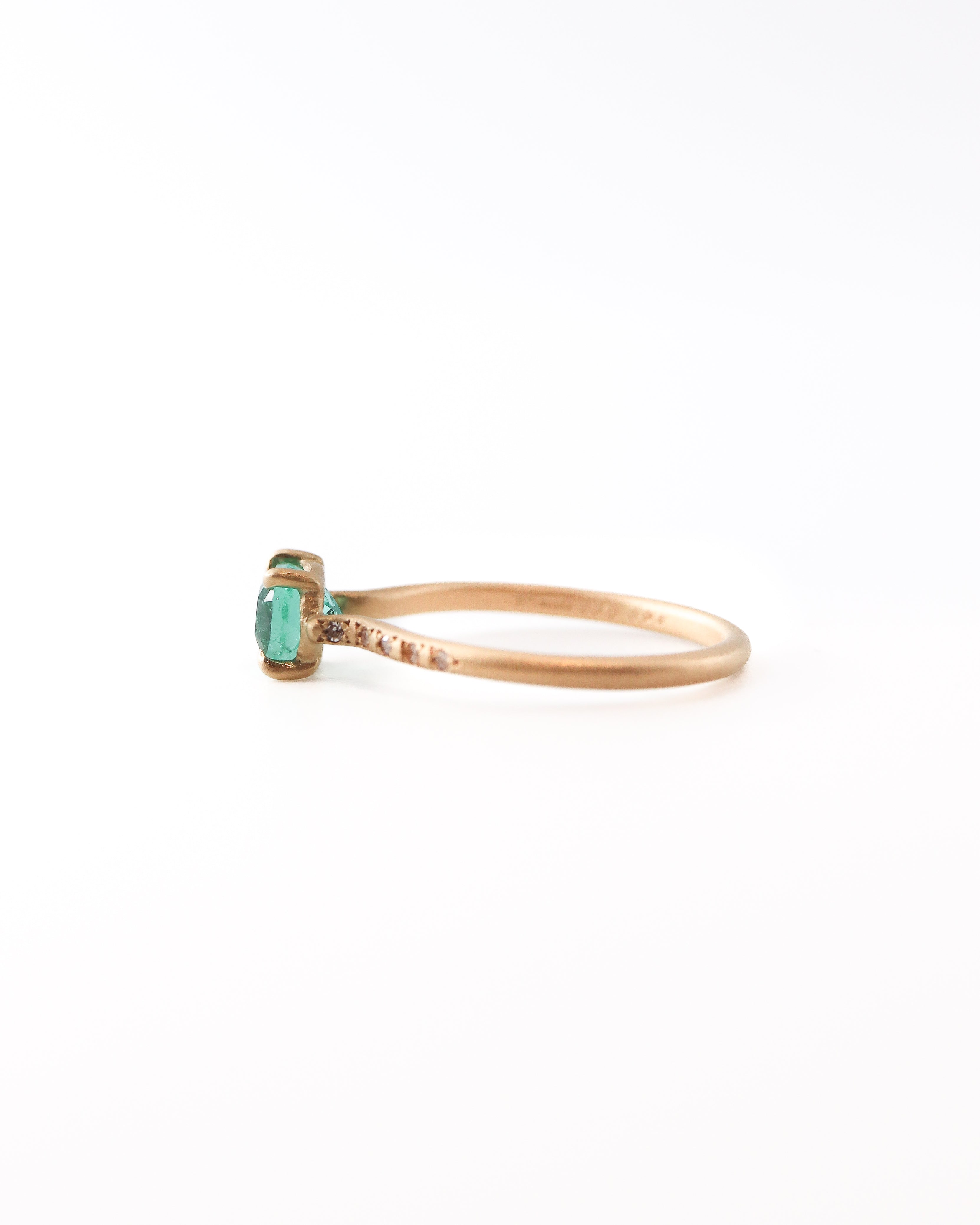 Prong Armdia Ring - Emerald -