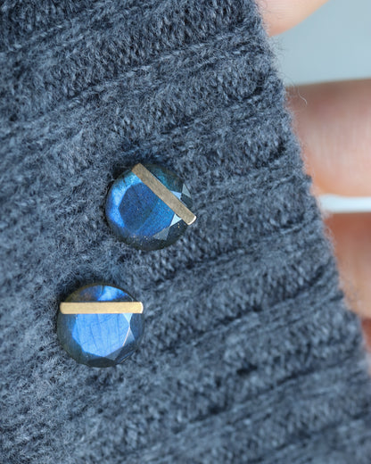 Bar stone Pierced Earring - Labradorite -