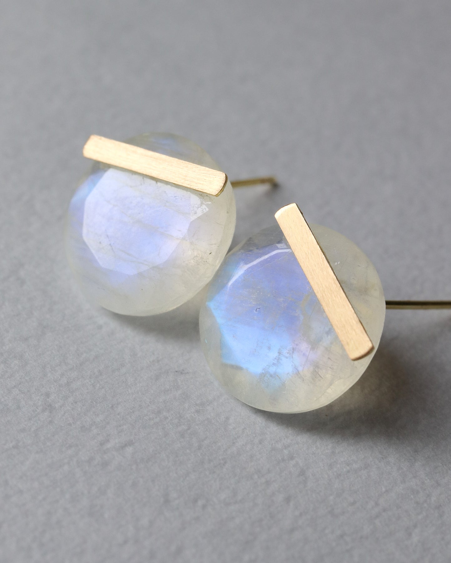 Bar stone Pierced Earrings - Rainbow Moon Stone -