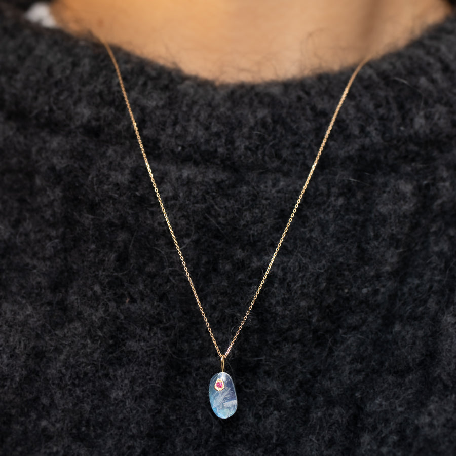 Flat Necklace - Rainbow Moon Stone -