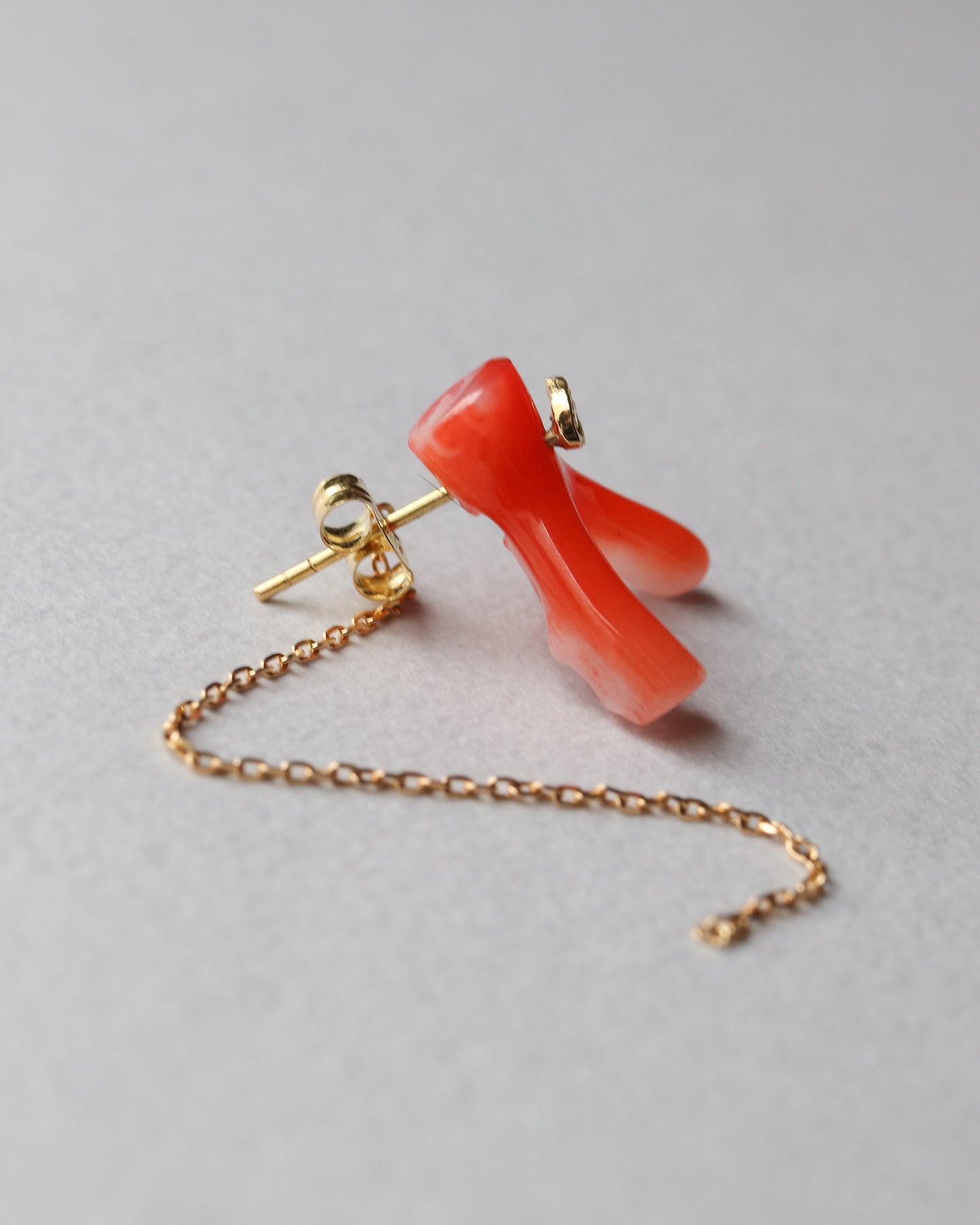 Flat Pierced Earring - Coral -