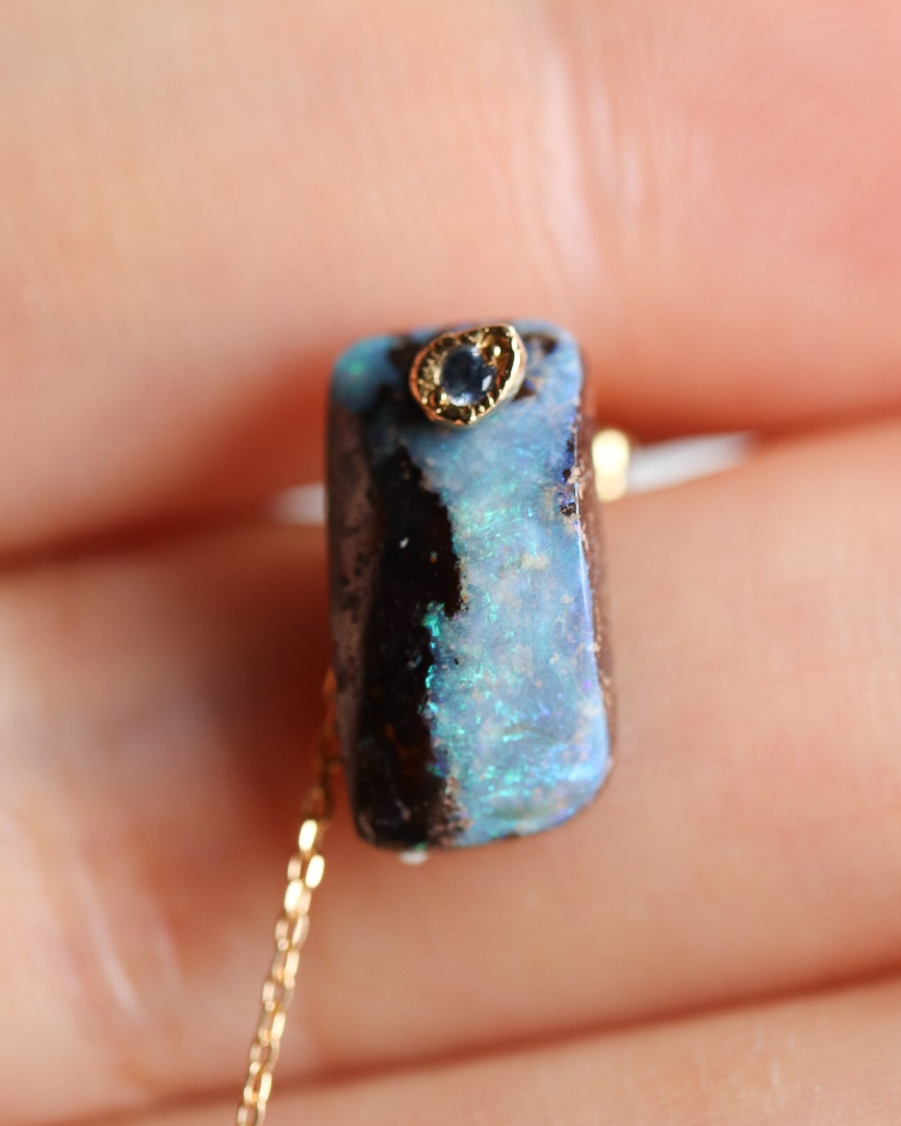 Flat Pierced Earring - Boulder Opal -