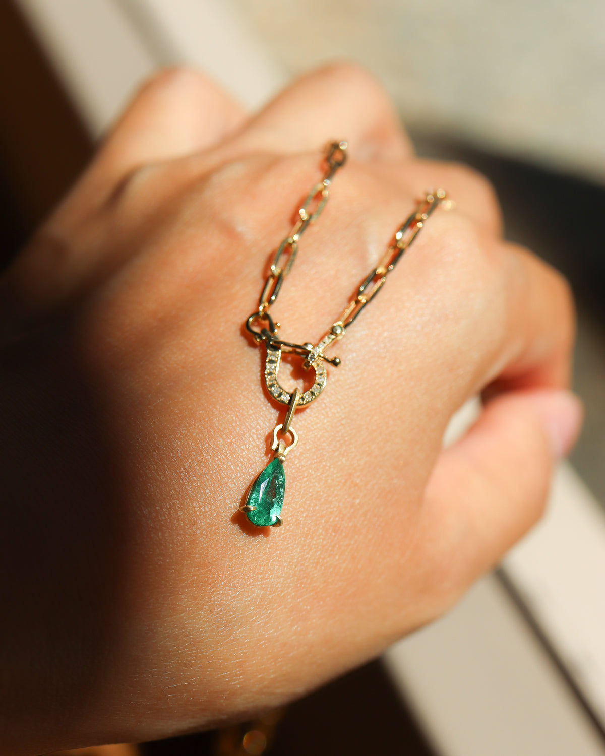 Horse Shoe Prong Necklace - Emerald -