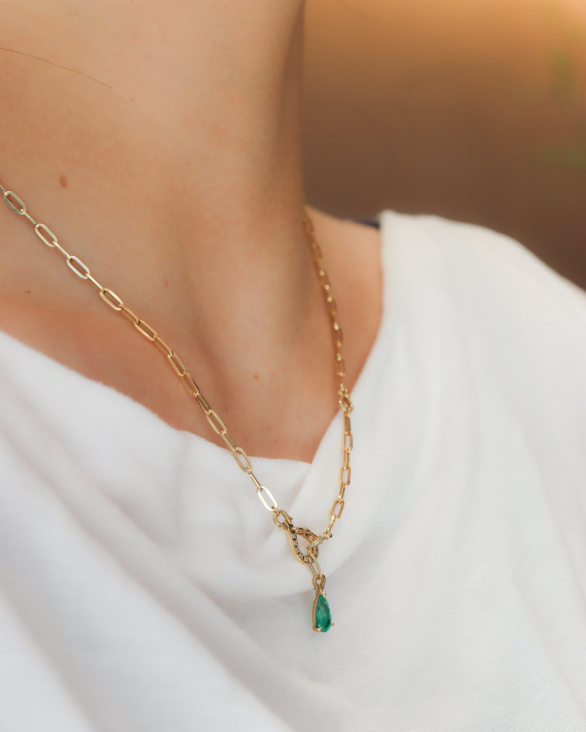 Horse Shoe Prong Necklace - Emerald -