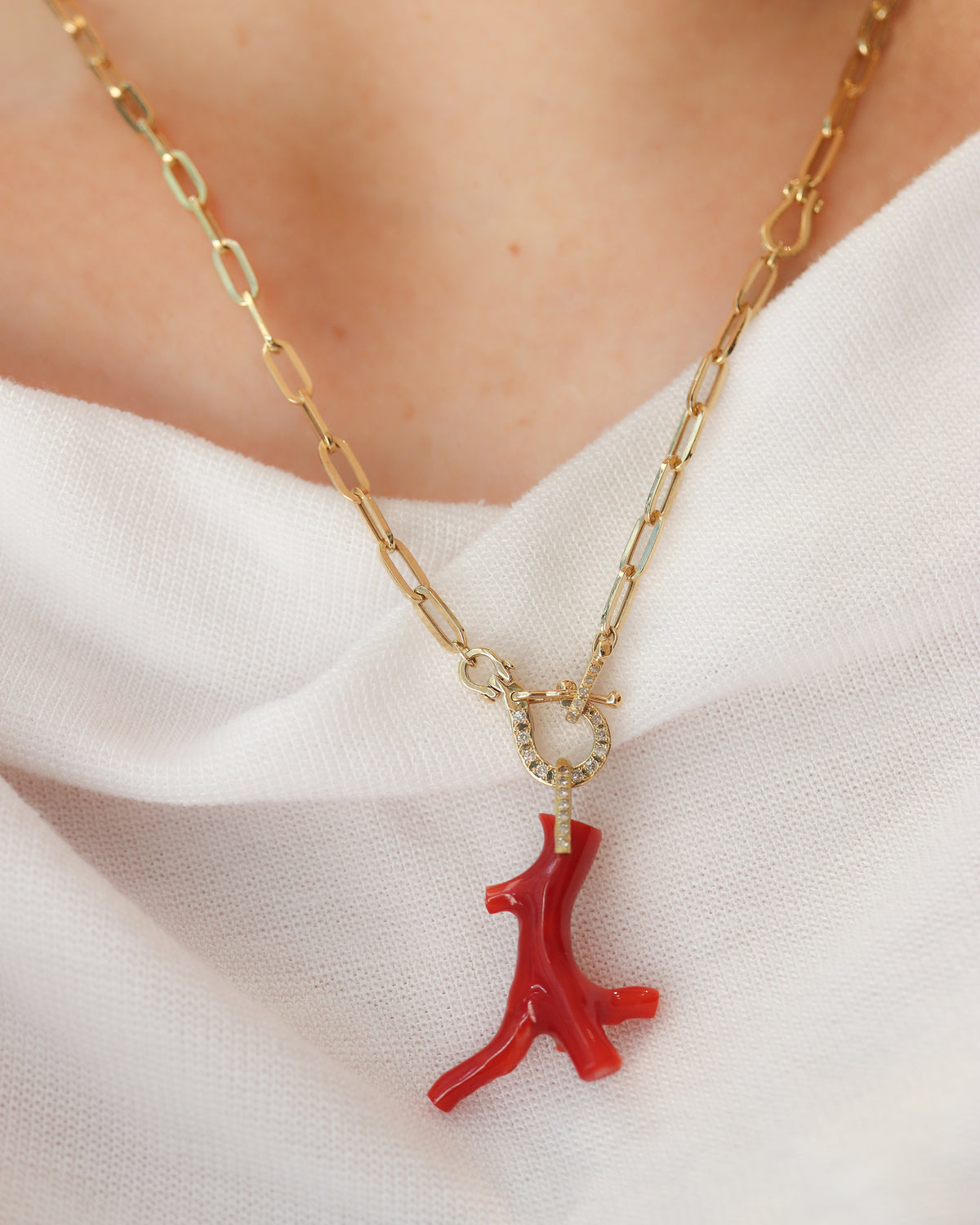 Hibiki Stone Necklace - Coral -