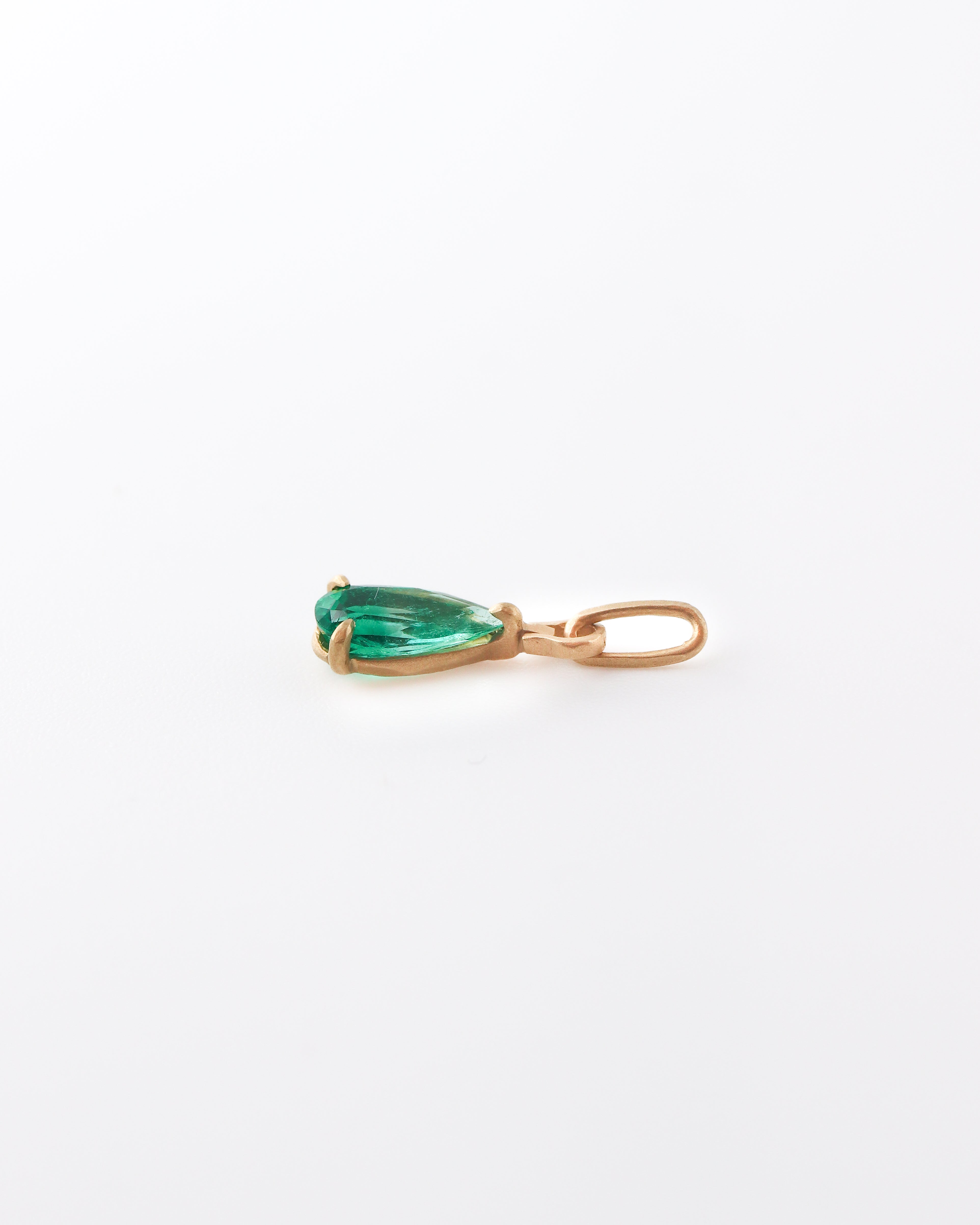 Horse Shoe Prong Necklace - Emerald -