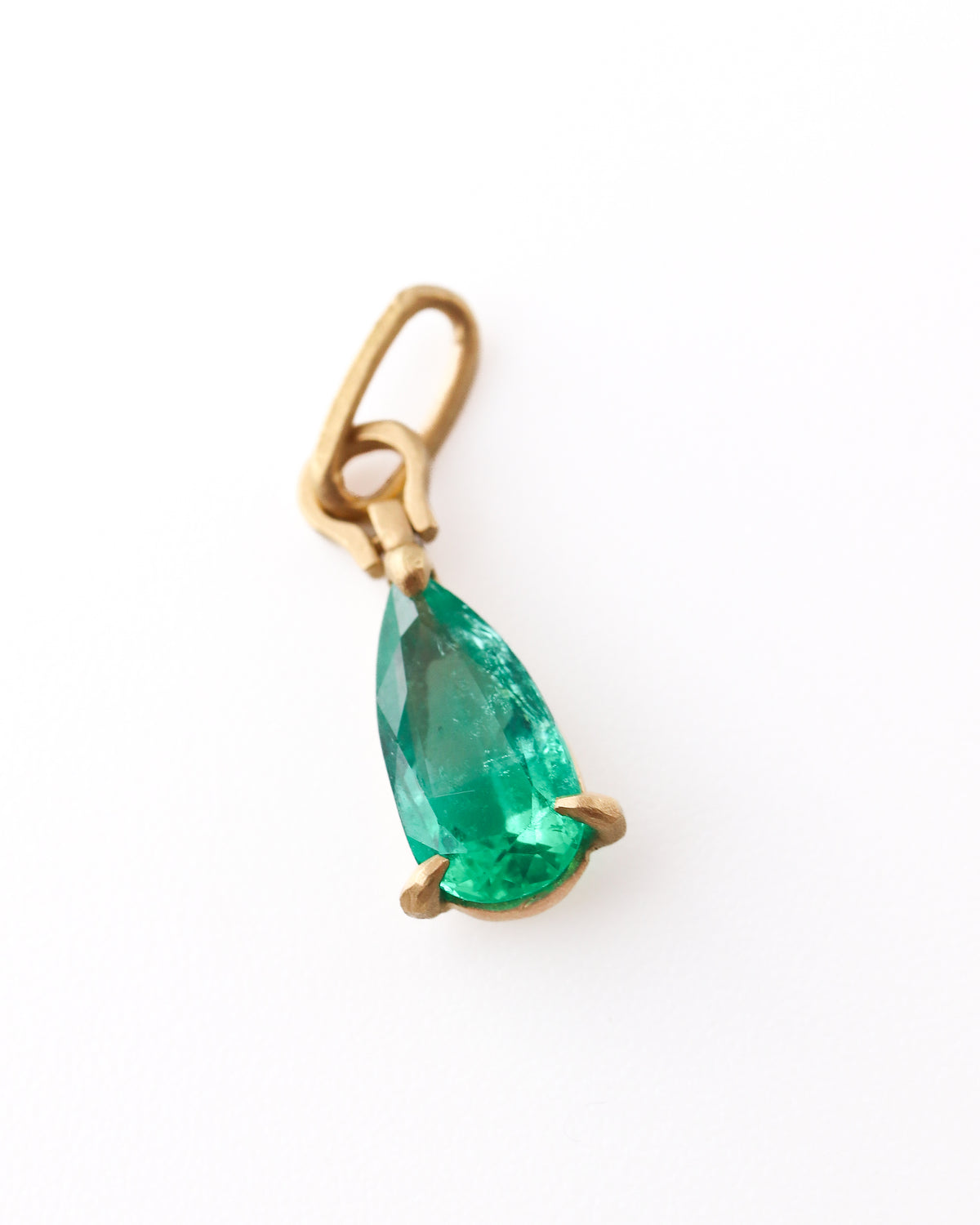 Horse Shoe Prong Necklace - Emerald -
