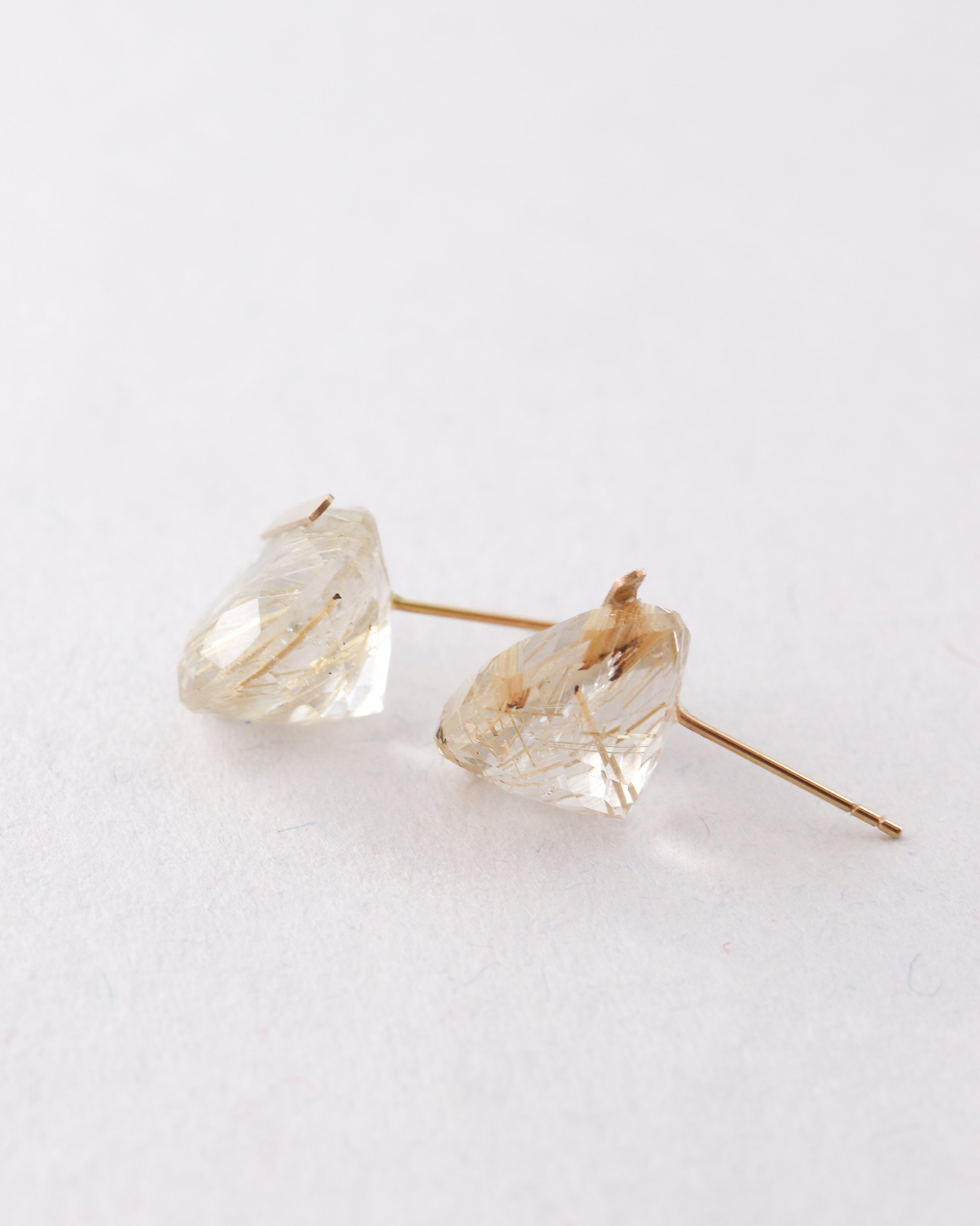 Bar stone Pierced Earring - Golden Rutilated Quartz -