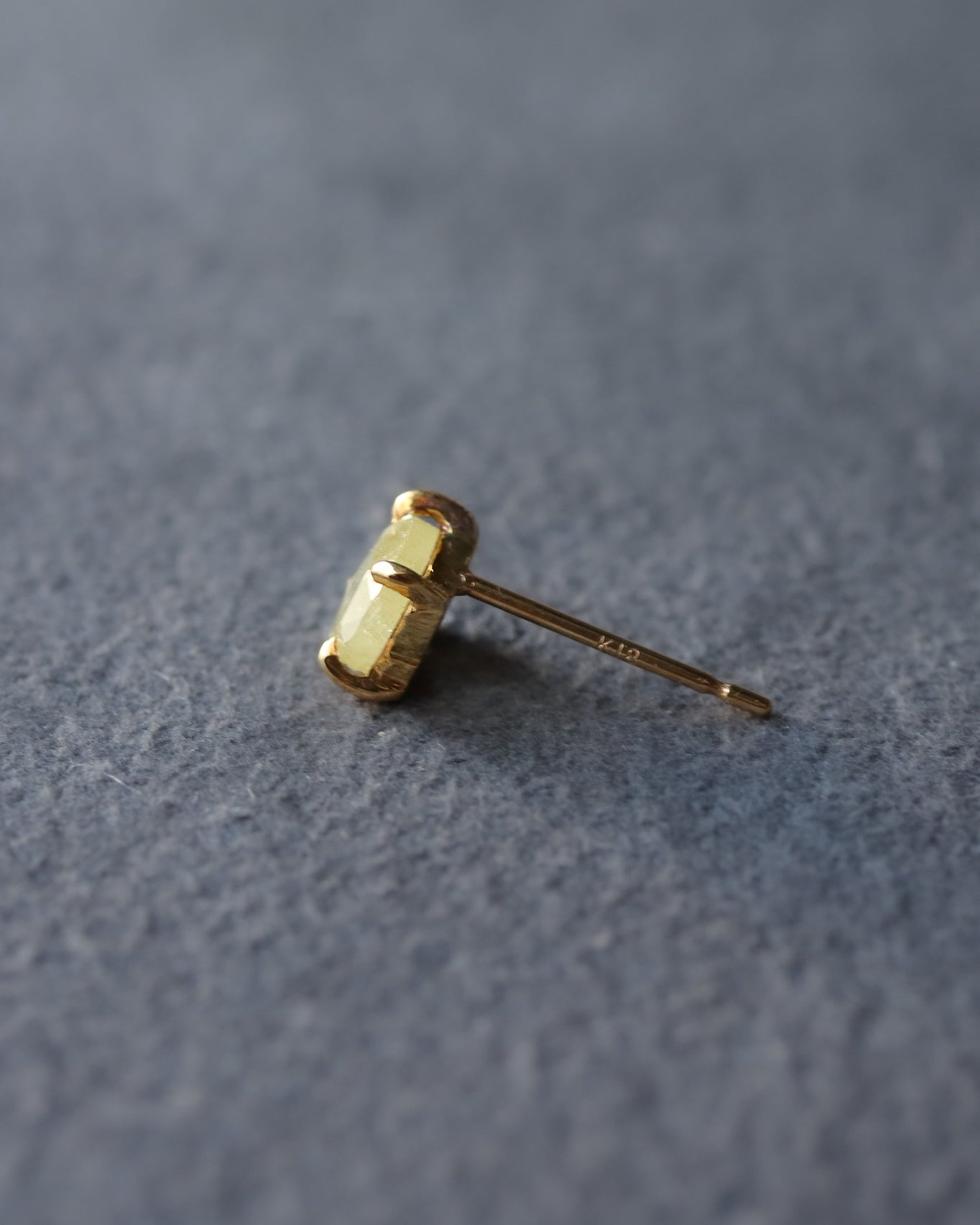 Prong Pierced Earring - Natural Yellow Diamond -