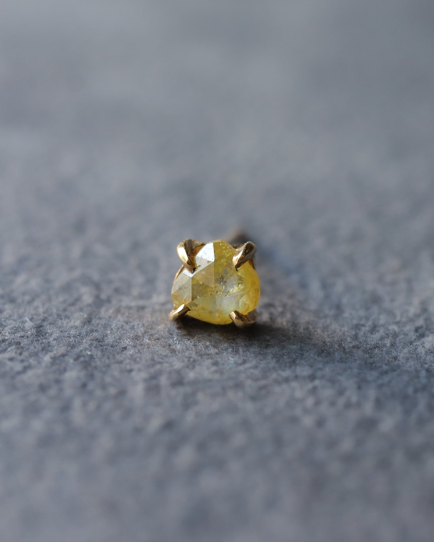 Prong Pierced Earring - Natural Yellow Diamond -