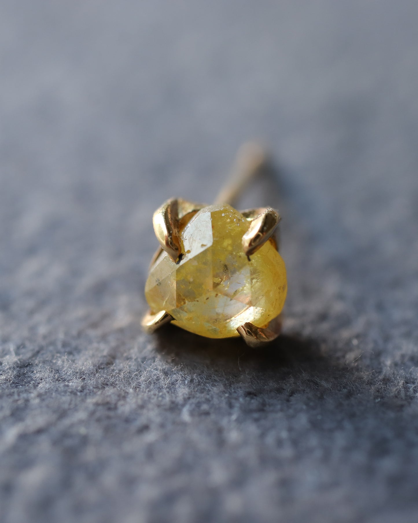 Prong Pierced Earring - Natural Yellow Diamond -